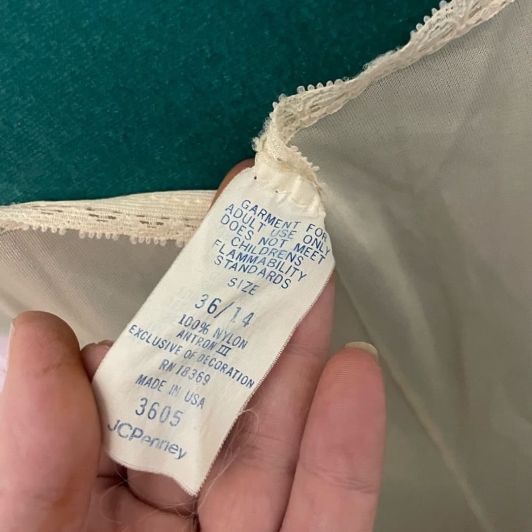 JC pennys: vintage cream slip with lace details 6 - Thumbnail 4