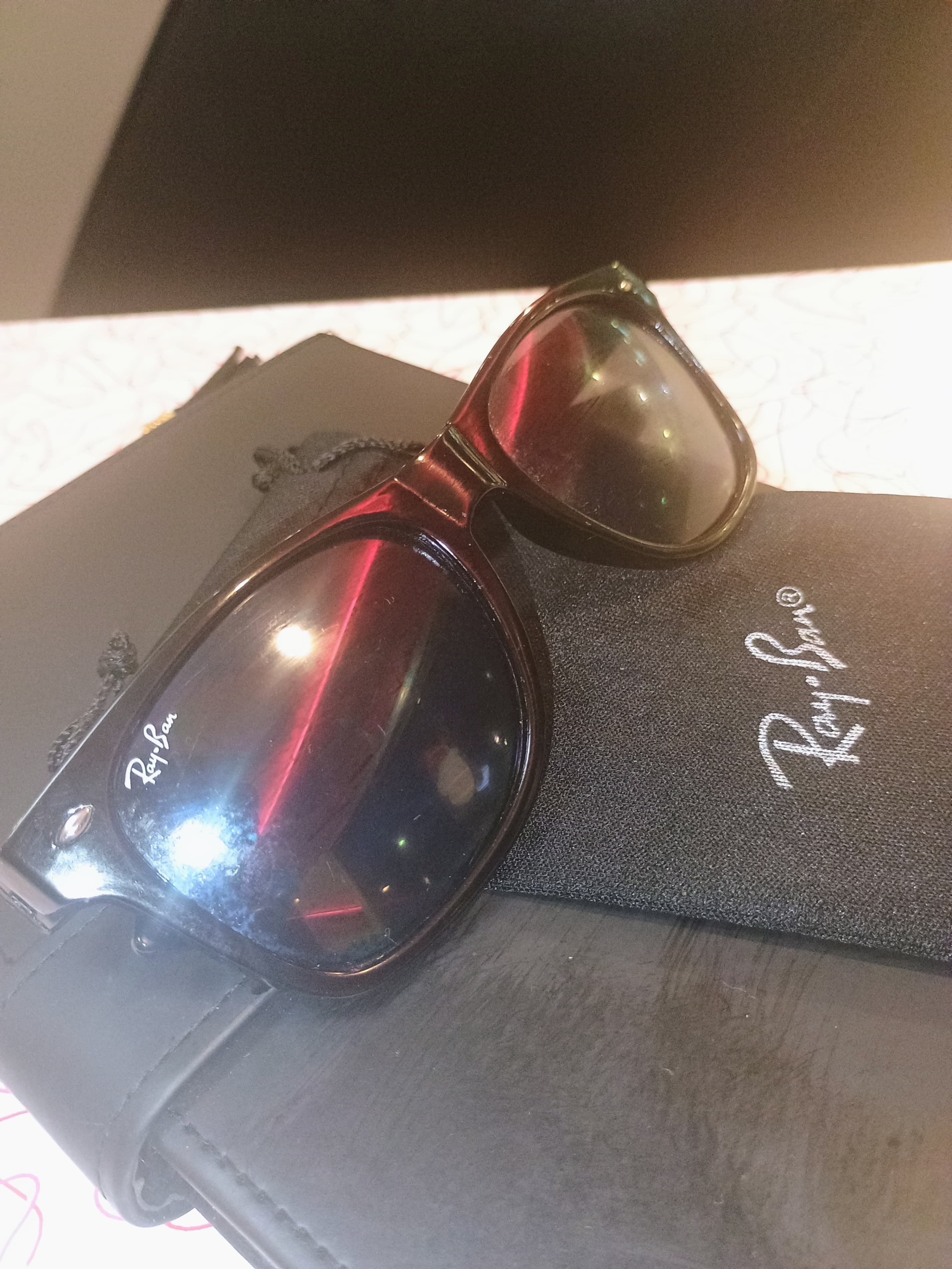Ray-Ban RB2132 New Wayfarer Sunglasses with Case - Thumbnail 3