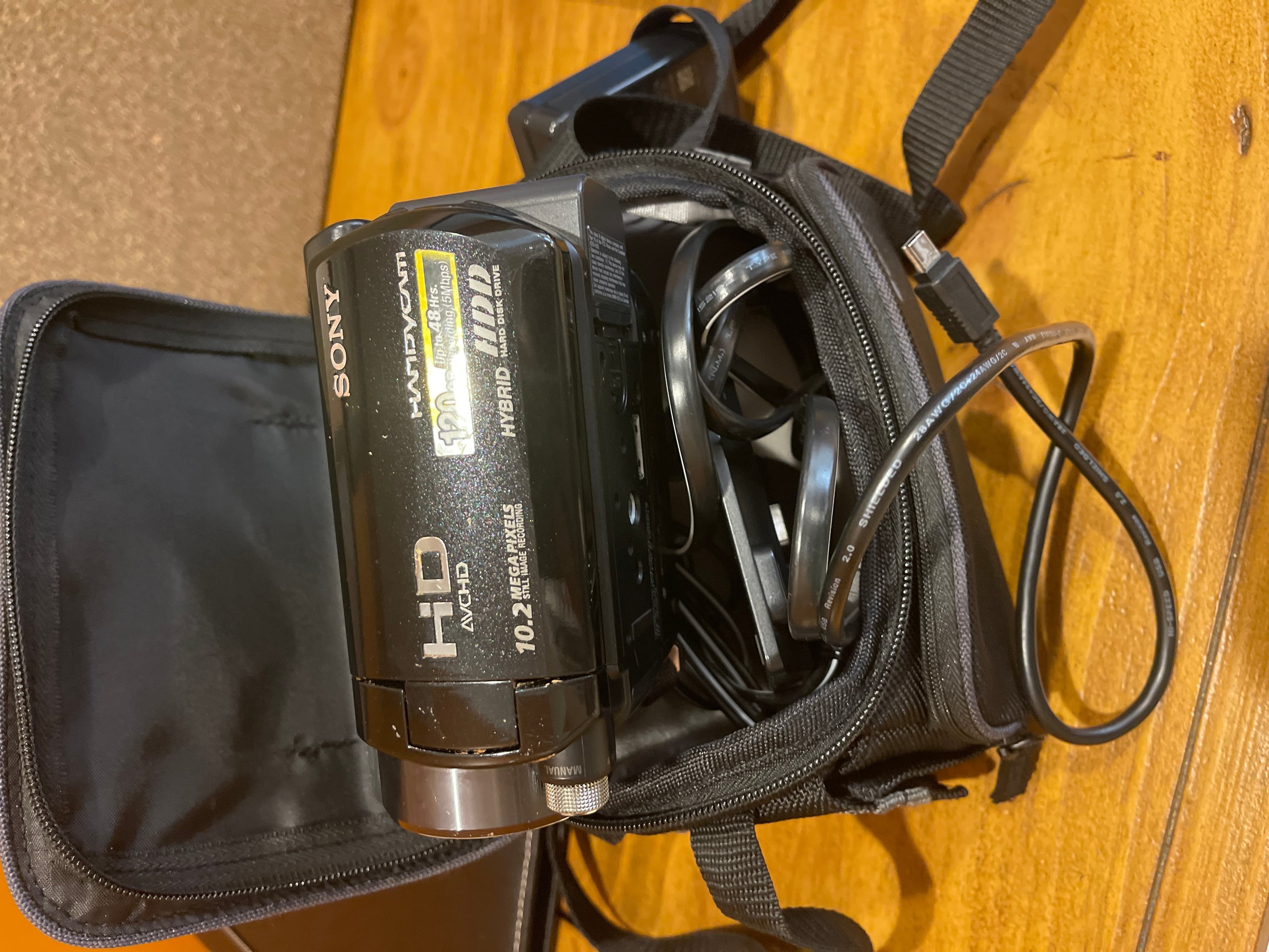 Sony HD Handycam Camcorder HDR-SR12 10.2MP with Carrying Case - Image 1