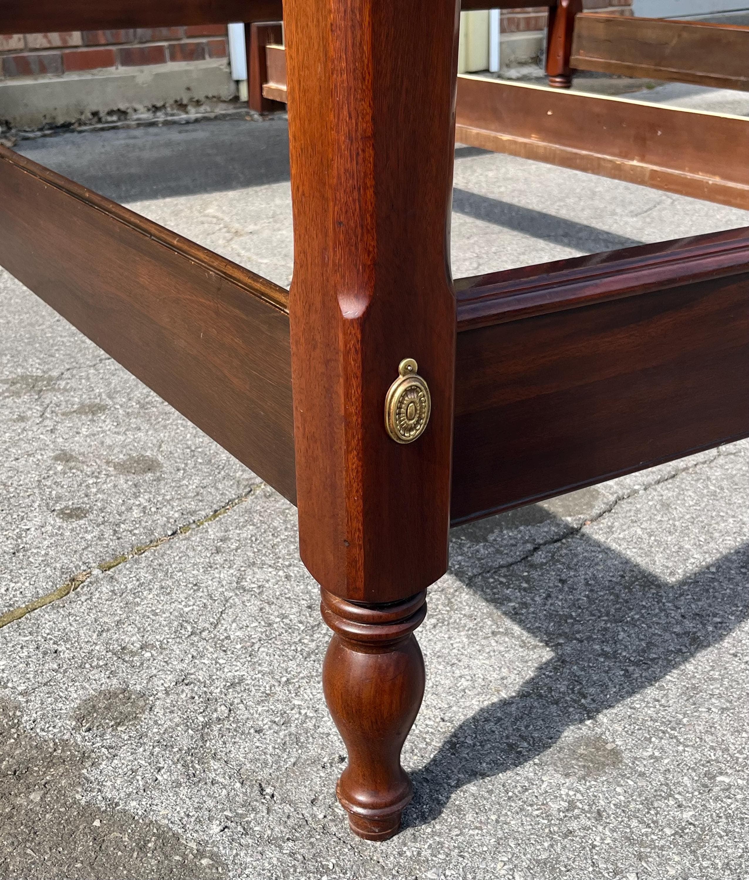 Henkel Harris Virginia Galleries Solid Mahogany King Size Four Poster Bed - Thumbnail 9