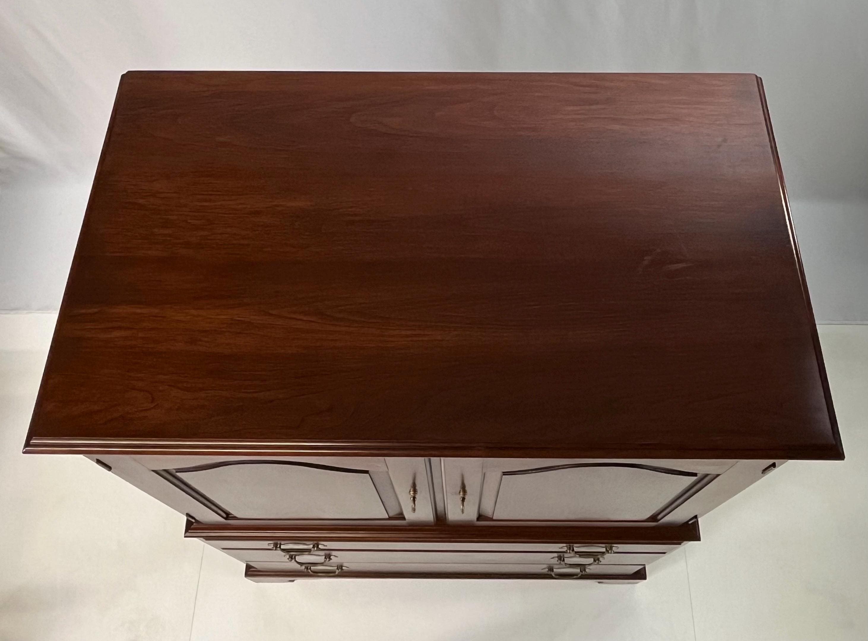 Henkel Harris Virginia Galleries Solid Wild Black Cherry Gentleman’s Chest - Thumbnail 8