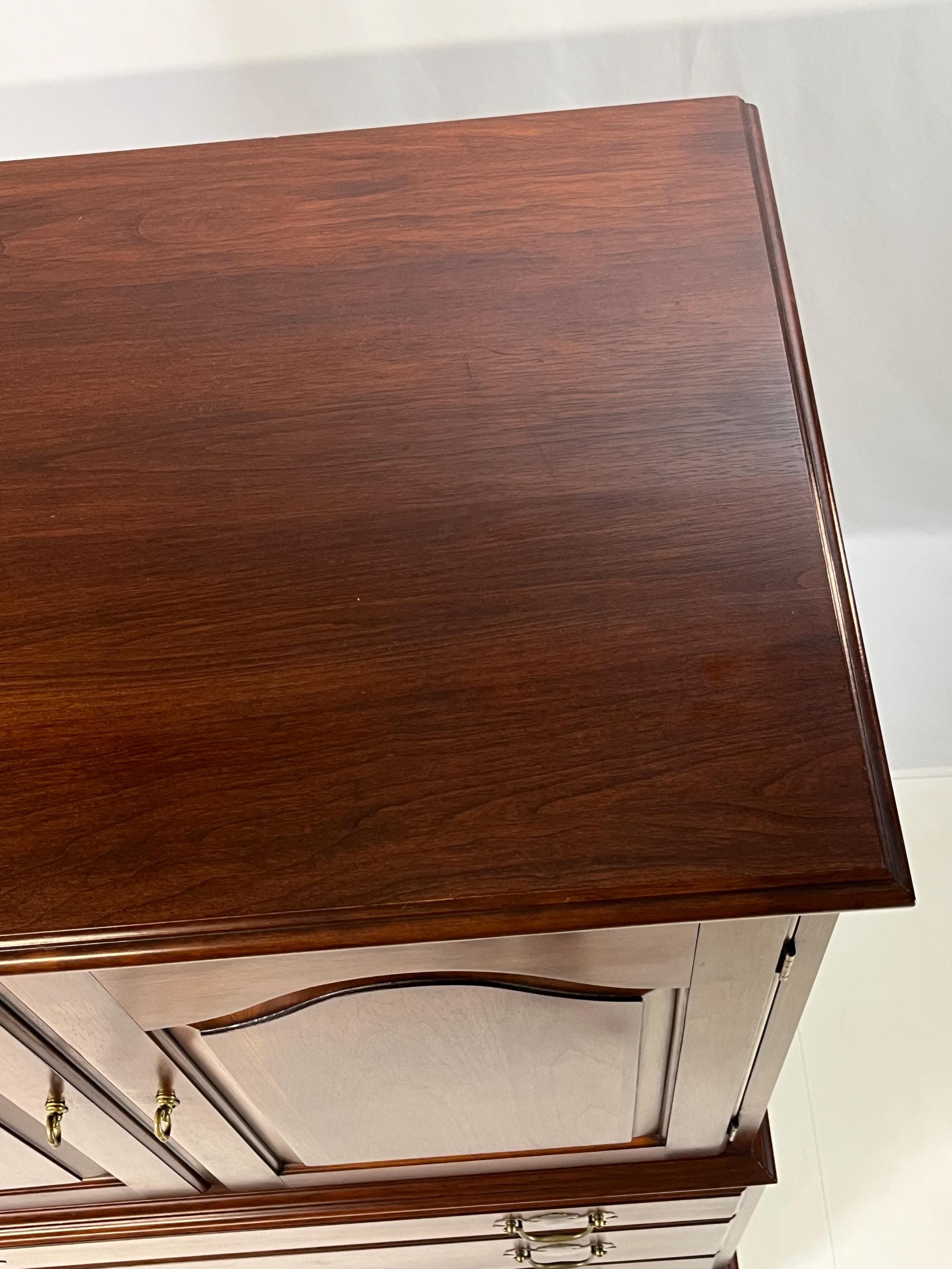 Henkel Harris Virginia Galleries Solid Wild Black Cherry Gentleman’s Chest - Thumbnail 10