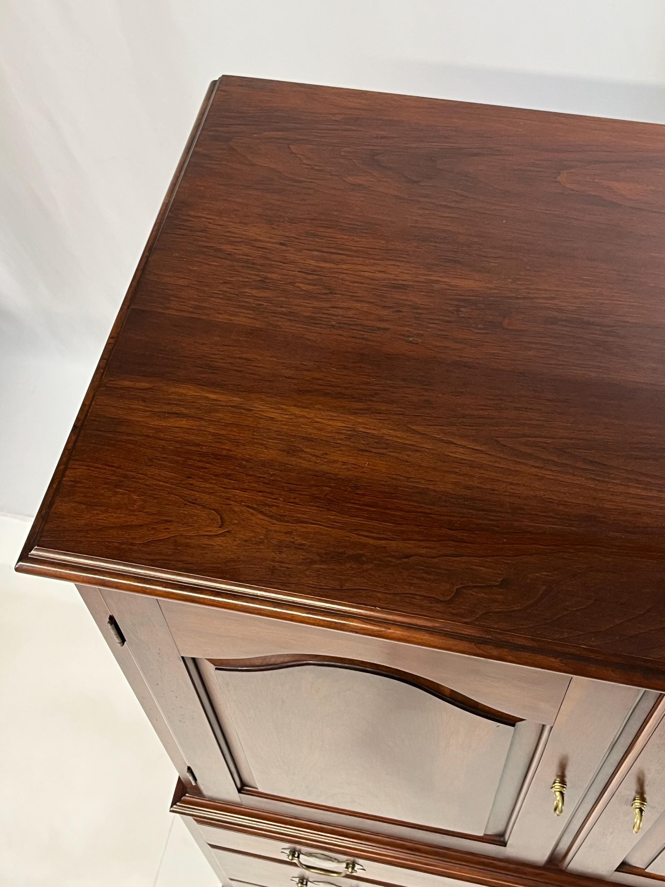 Henkel Harris Virginia Galleries Solid Wild Black Cherry Gentleman’s Chest - Thumbnail 9