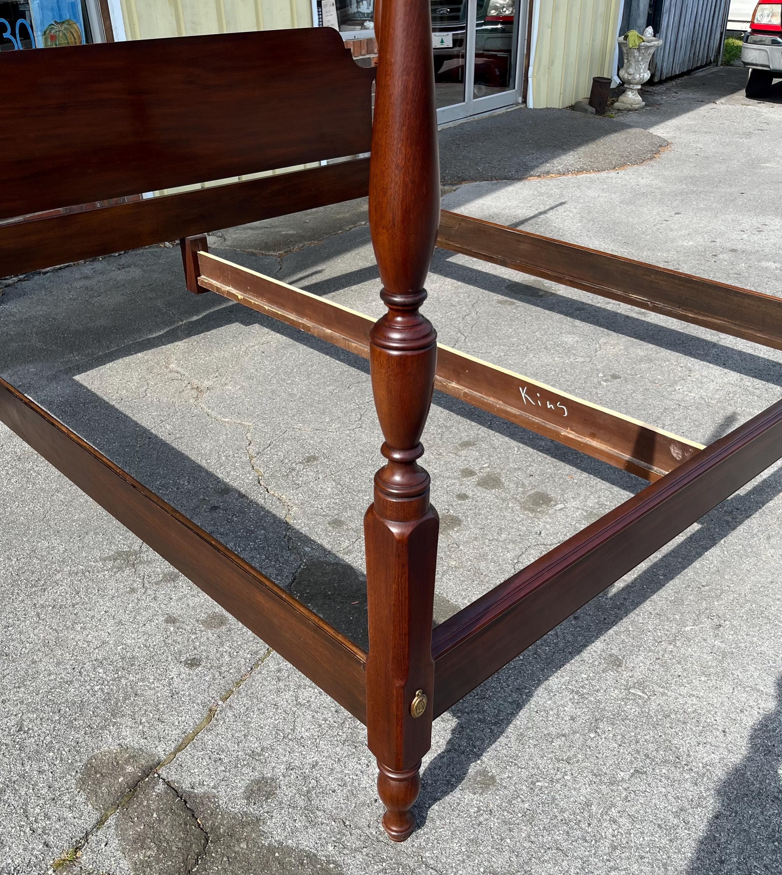 Henkel Harris Virginia Galleries Solid Mahogany King Size Four Poster Bed - Thumbnail 13