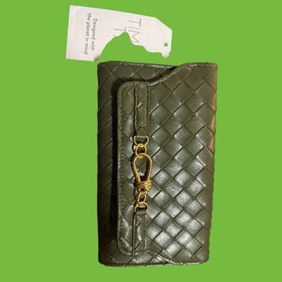 Time and Tru Women's Scarlet Envelope Wallet, Dark Olive - Thumbnail 5