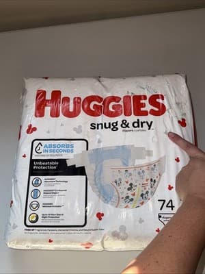 Huggies Snug & Dry Size 2 74ct - Thumbnail 3