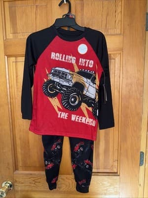 Wonder Nation Kids Boys Monster Trucks Glow In Dark Pajama Set Size M 8 NWT - Thumbnail 4