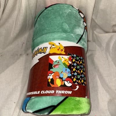 Pokémon Gen 1 Reversible Cloud Throw Blanket Pikachu Charmander Squirtle - Thumbnail 2