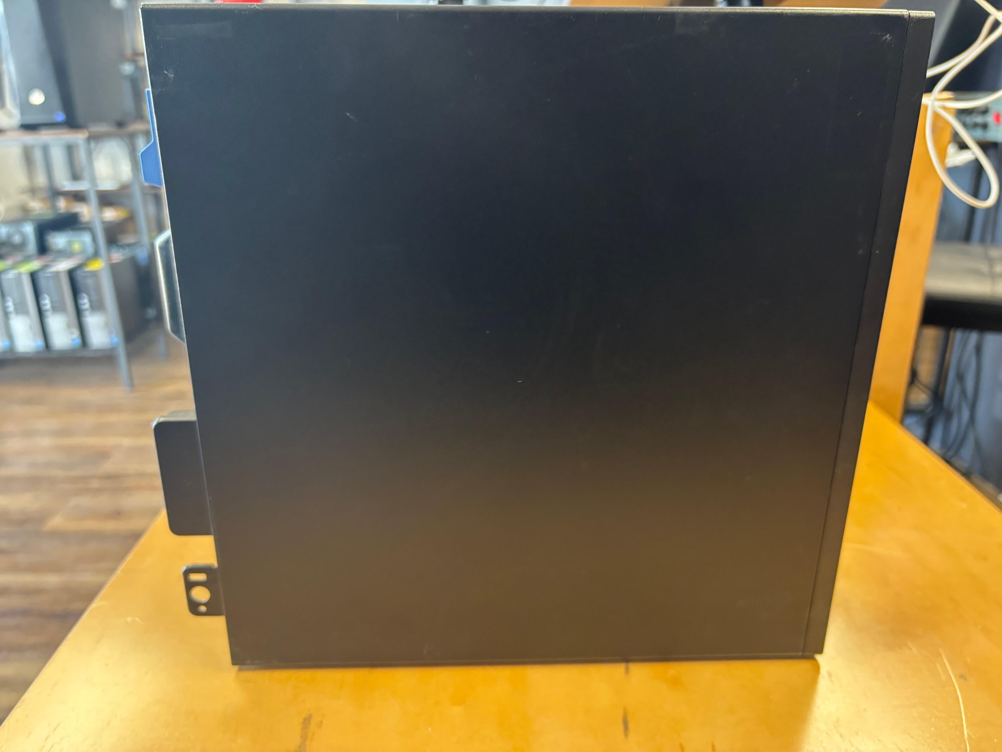 Dell Optiplex 7050 - Thumbnail 6