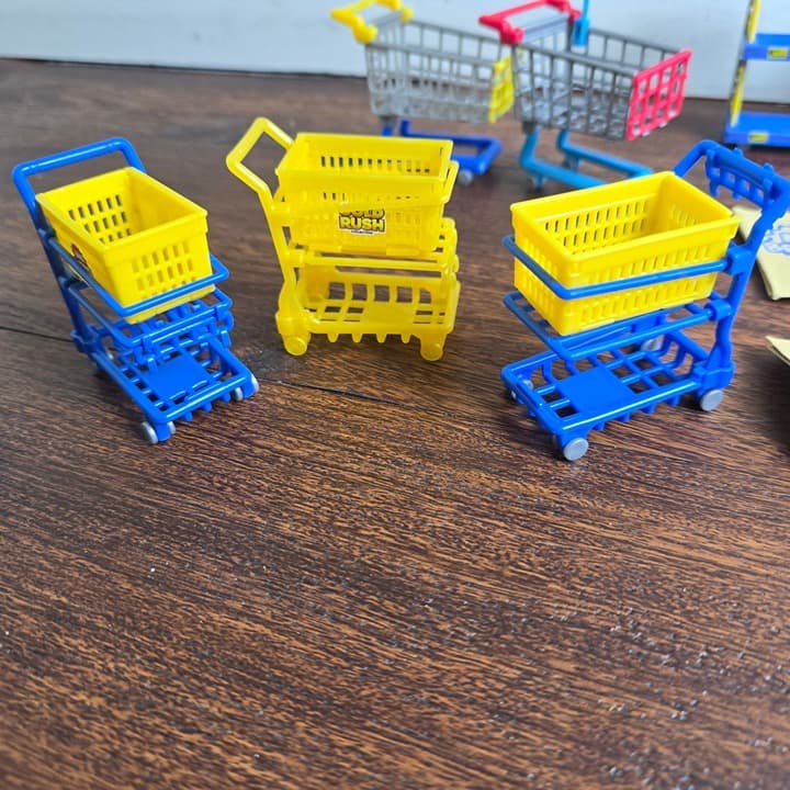 Large Bundle of Zuru Mini Brands Shopping Carts, Bags, Shelves, Displays + More - Thumbnail 7