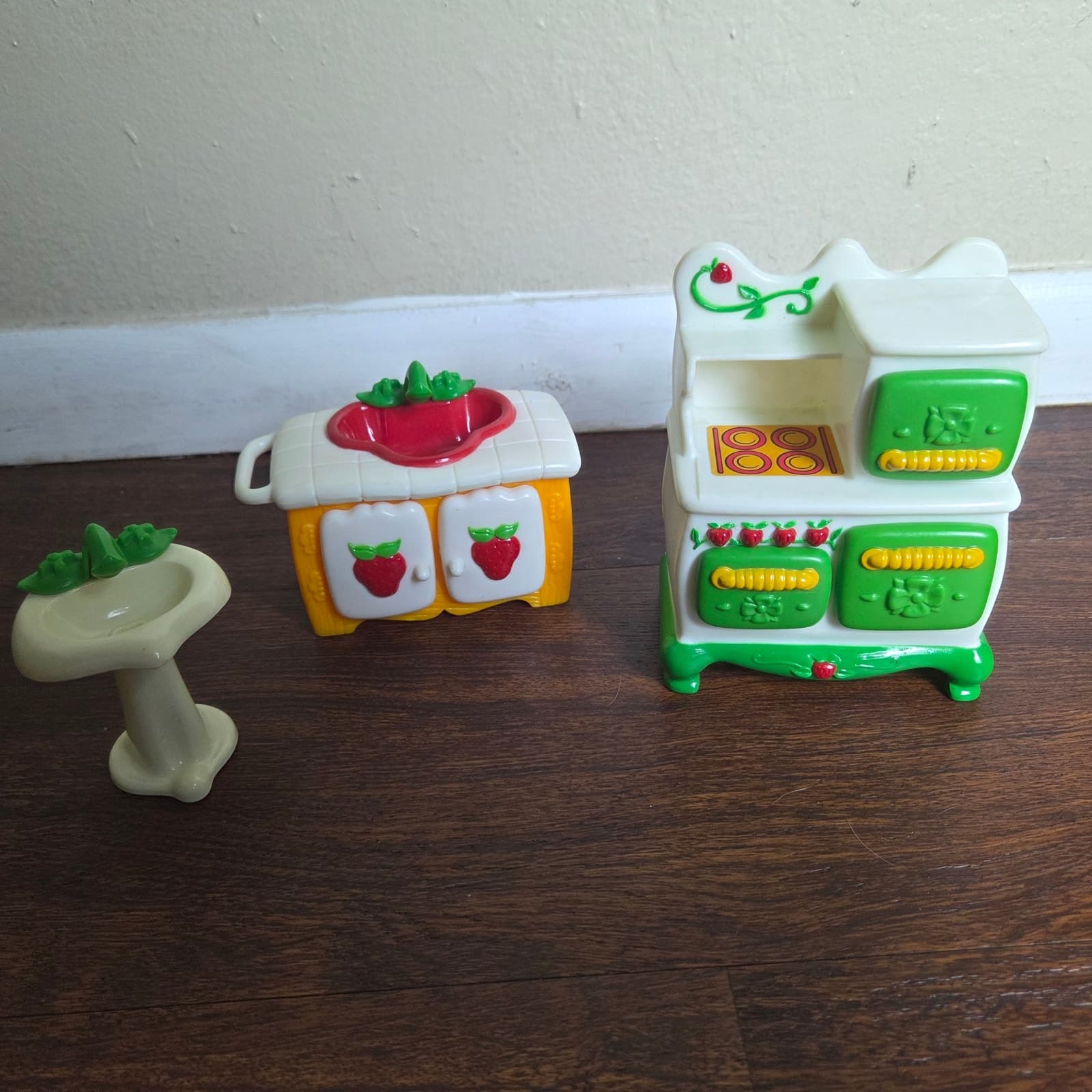 Vintage Strawberry Shortcake Berry Happy Home Furniture Bundle - Thumbnail 7