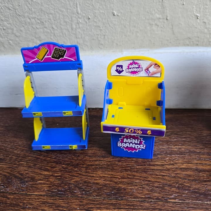 Large Bundle of Zuru Mini Brands Shopping Carts, Bags, Shelves, Displays + More - Thumbnail 6