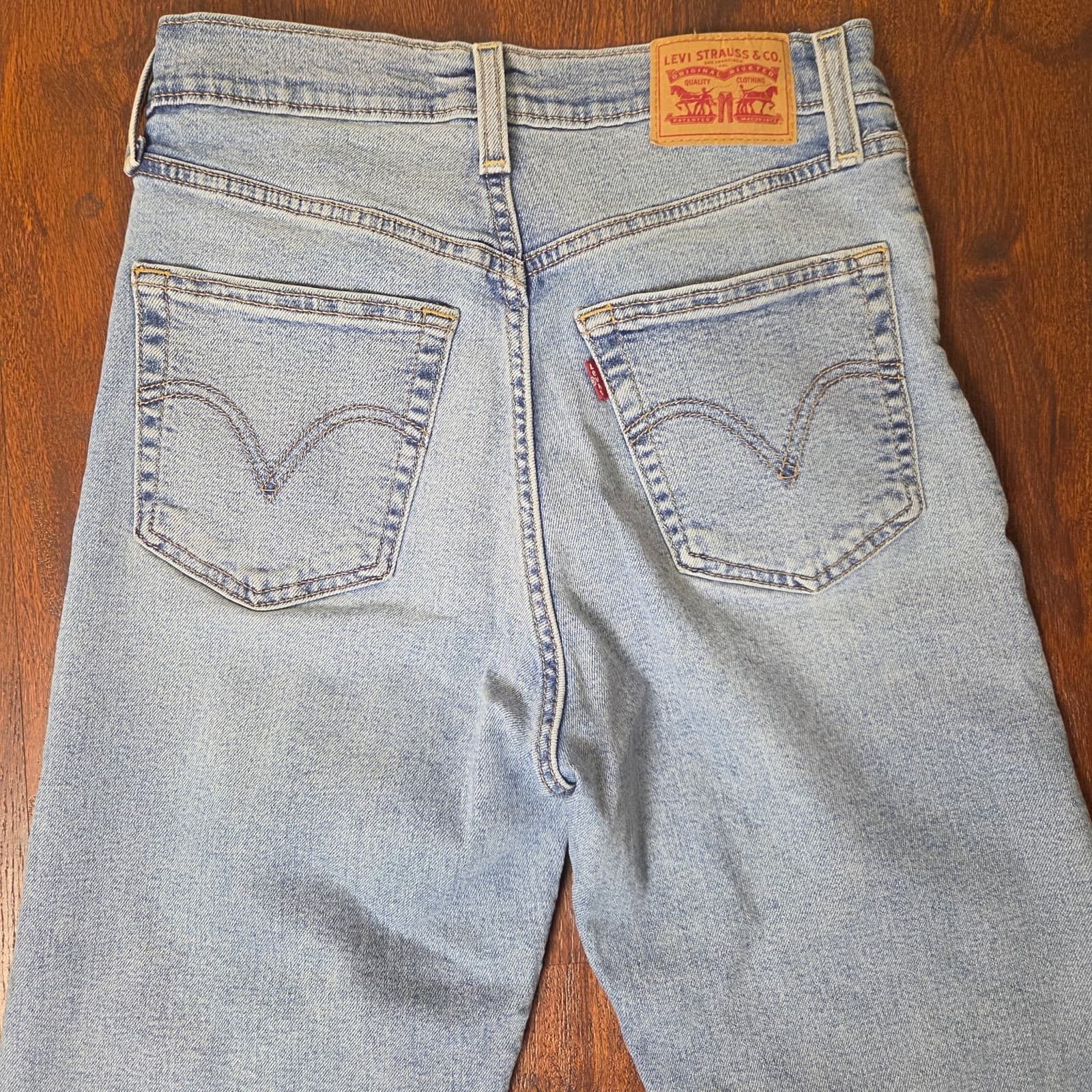 Levi's Ribcage Straight Ankle High-Rise Button Fly Jeans, Size 27, Light Wash - Thumbnail 5