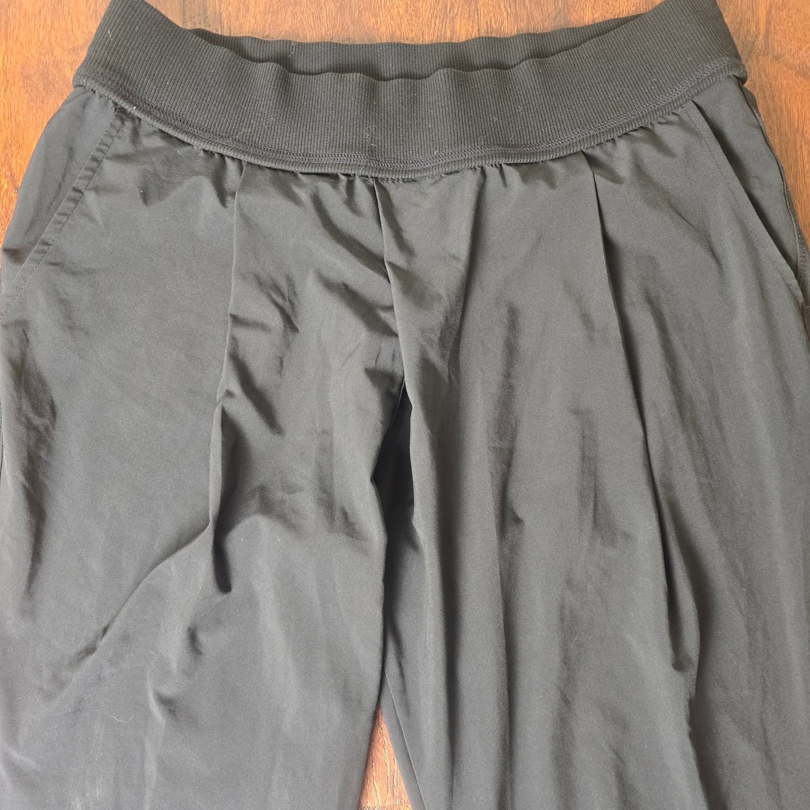 ATHLETA Interlude Ankle Lounge Pants - Black - Size 8 - Style # 983352 - Thumbnail 4