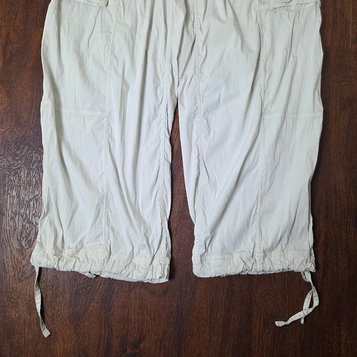 Lululemon Lightweight Adjustable Mid-Rise Cargo Pant - Bone - Small - W5GD9S - Thumbnail 9