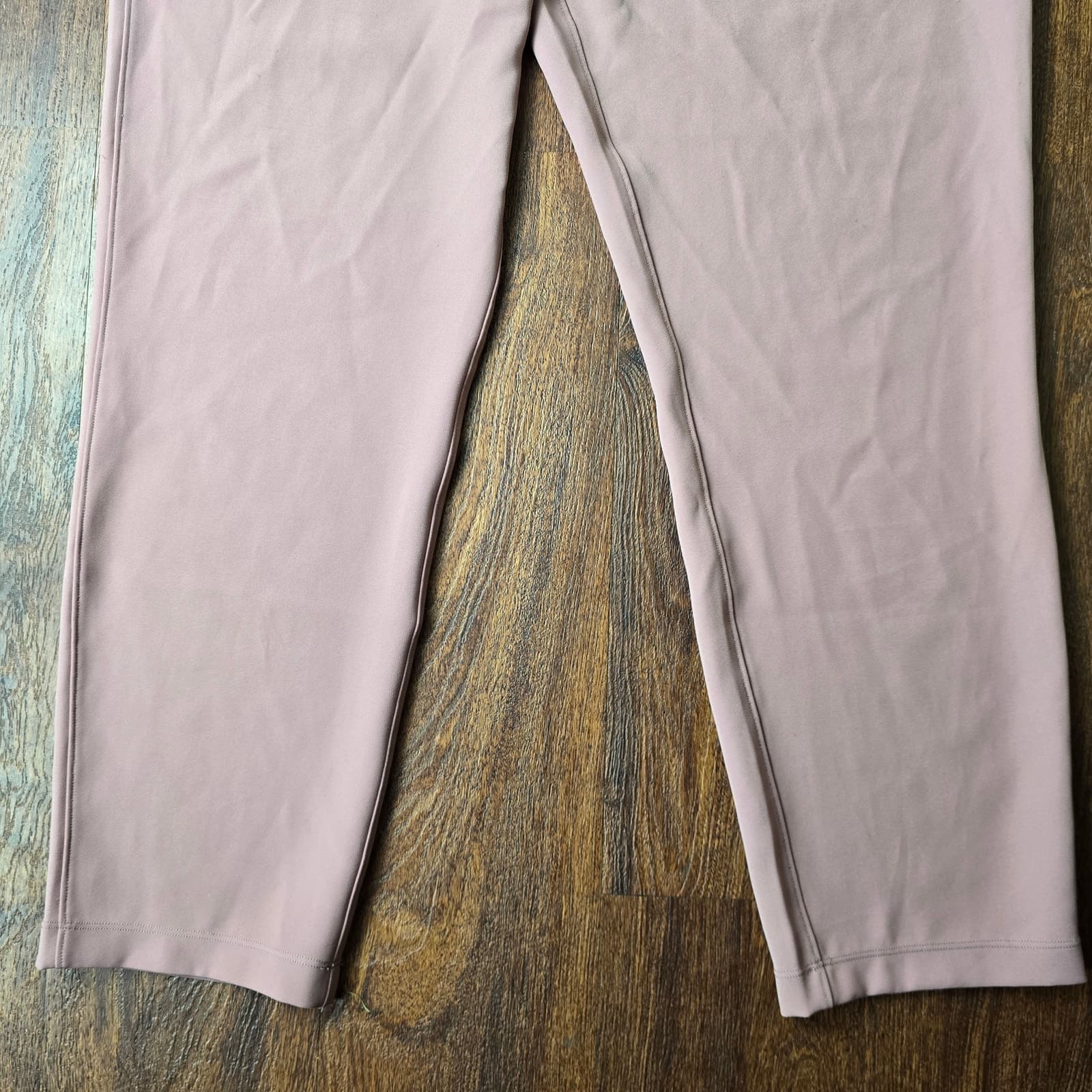 Lululemon On The Fly Pant *Woven 27" - Red Dust - Size 10 - Style # W5BPMS - Thumbnail 7