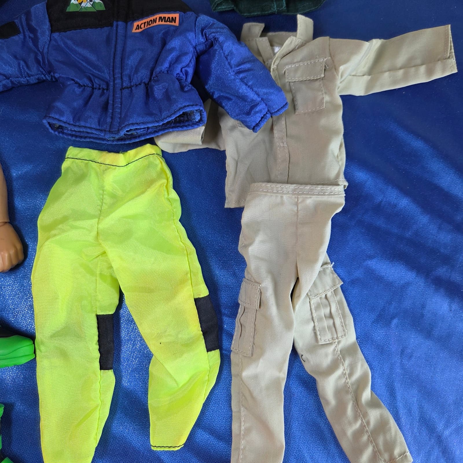 Vintage 1993 Hasbro G.I. JOE Action Man Snowboard Raider 1/6 12" doll - Thumbnail 3