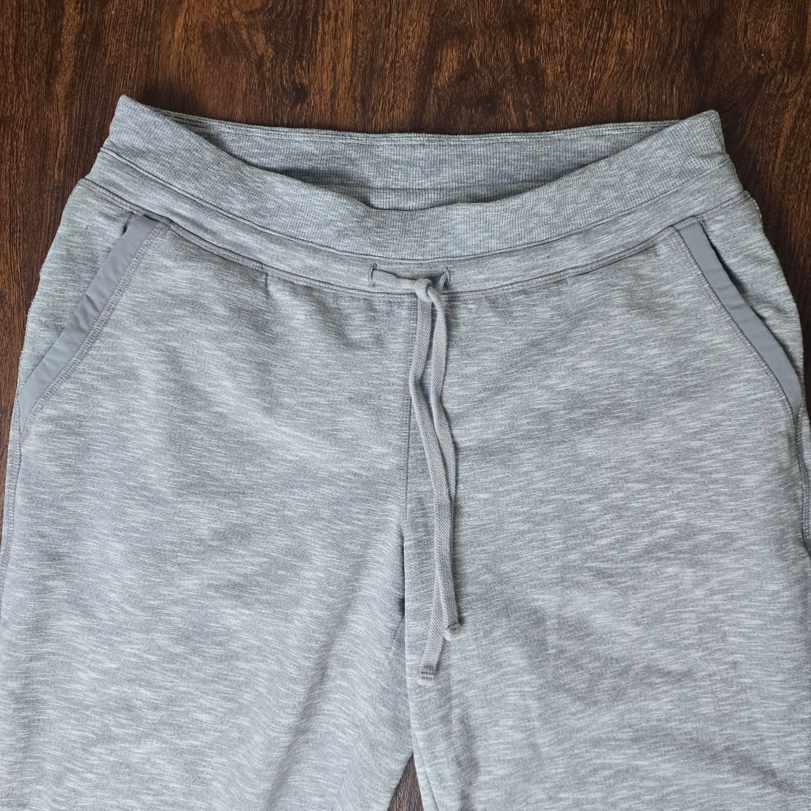 Athleta Techie Jogger Capri Sweatpants Cropped Joggers Gray Small 700438 - Thumbnail 2