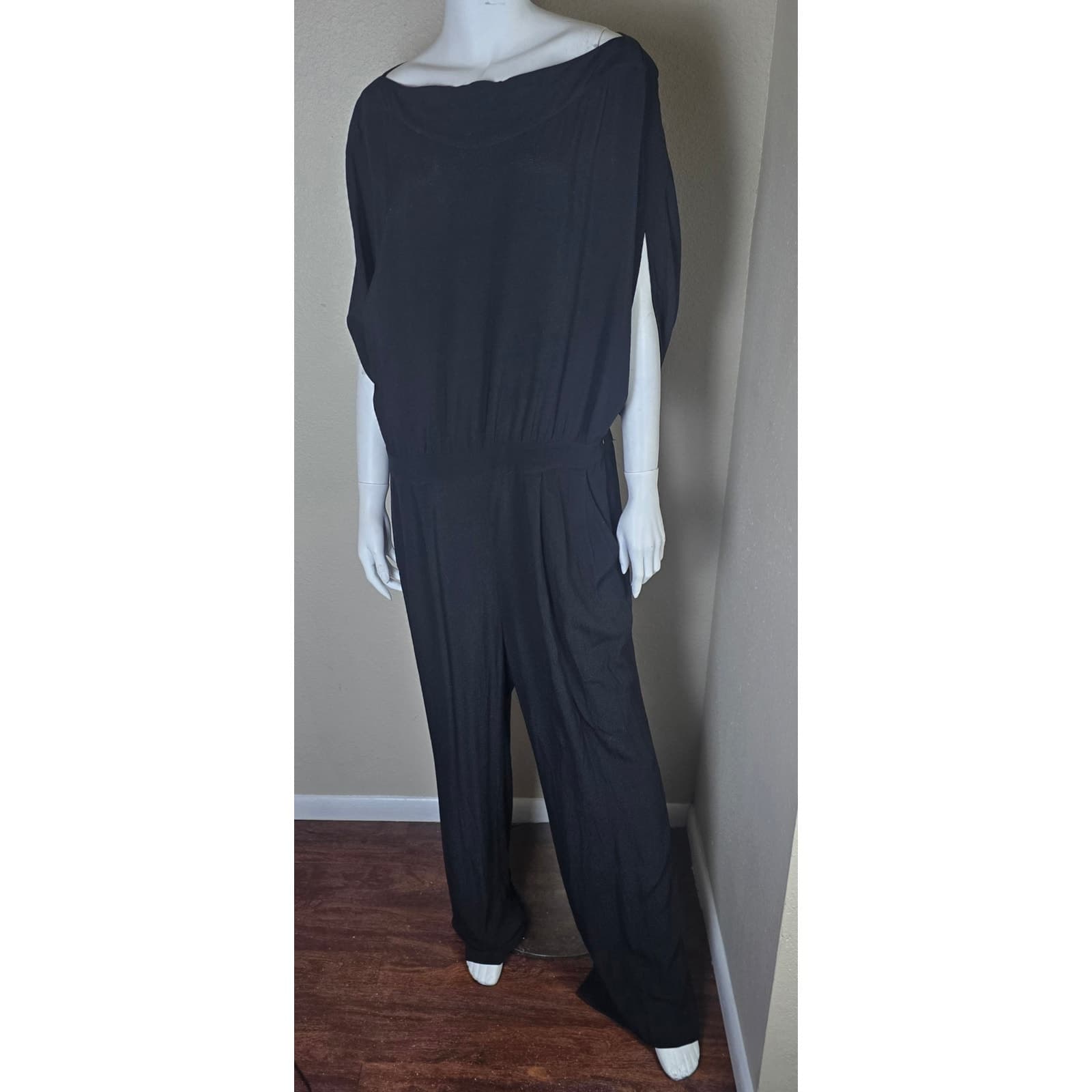 Diane Von Furstenberg Black 1/2 Sleeve 100% Viscose Dezi Jumpsuit - SIze - Thumbnail 6