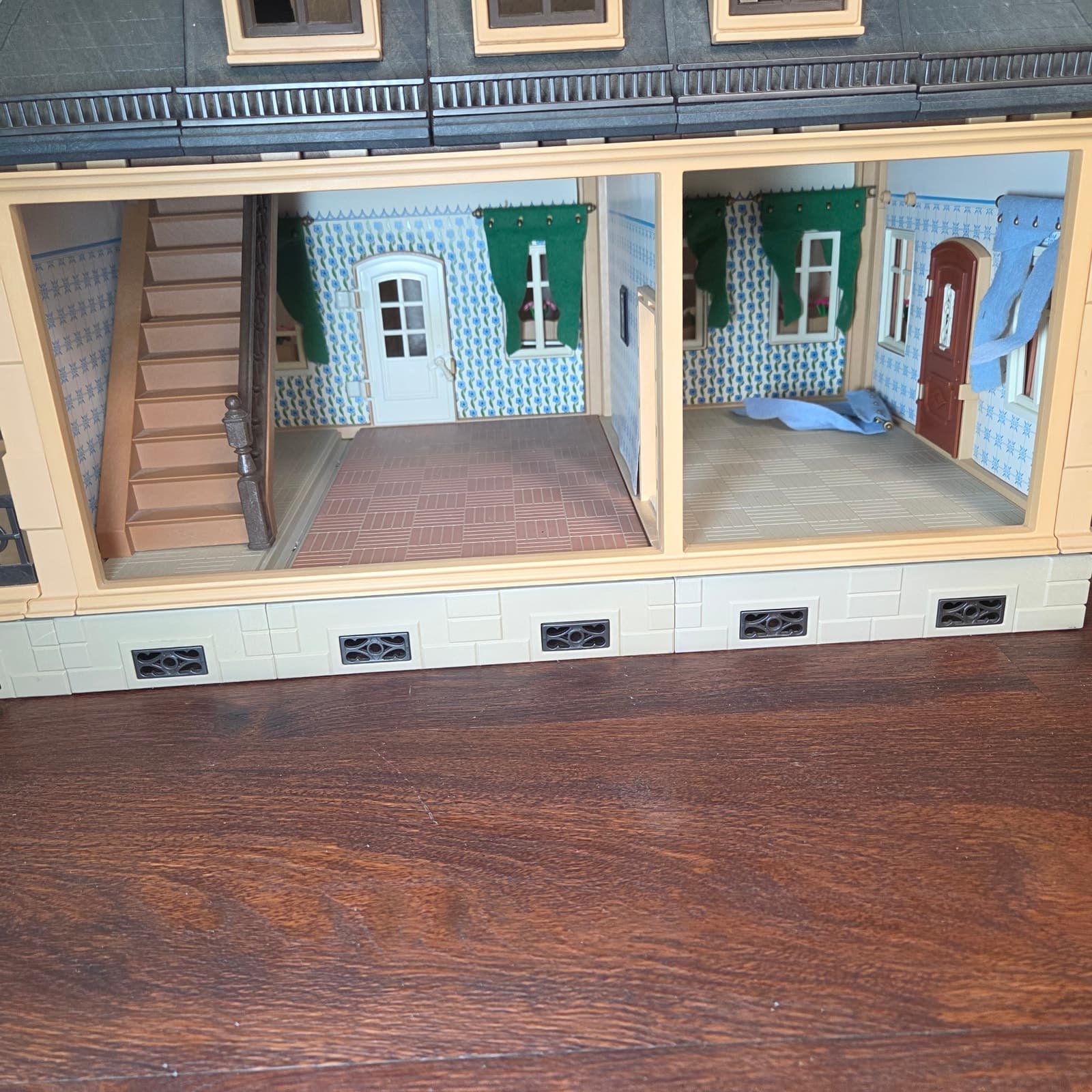 Vintage Playmobil 99% Complete Small Victorian Mansion + People & Accessories - Thumbnail 11