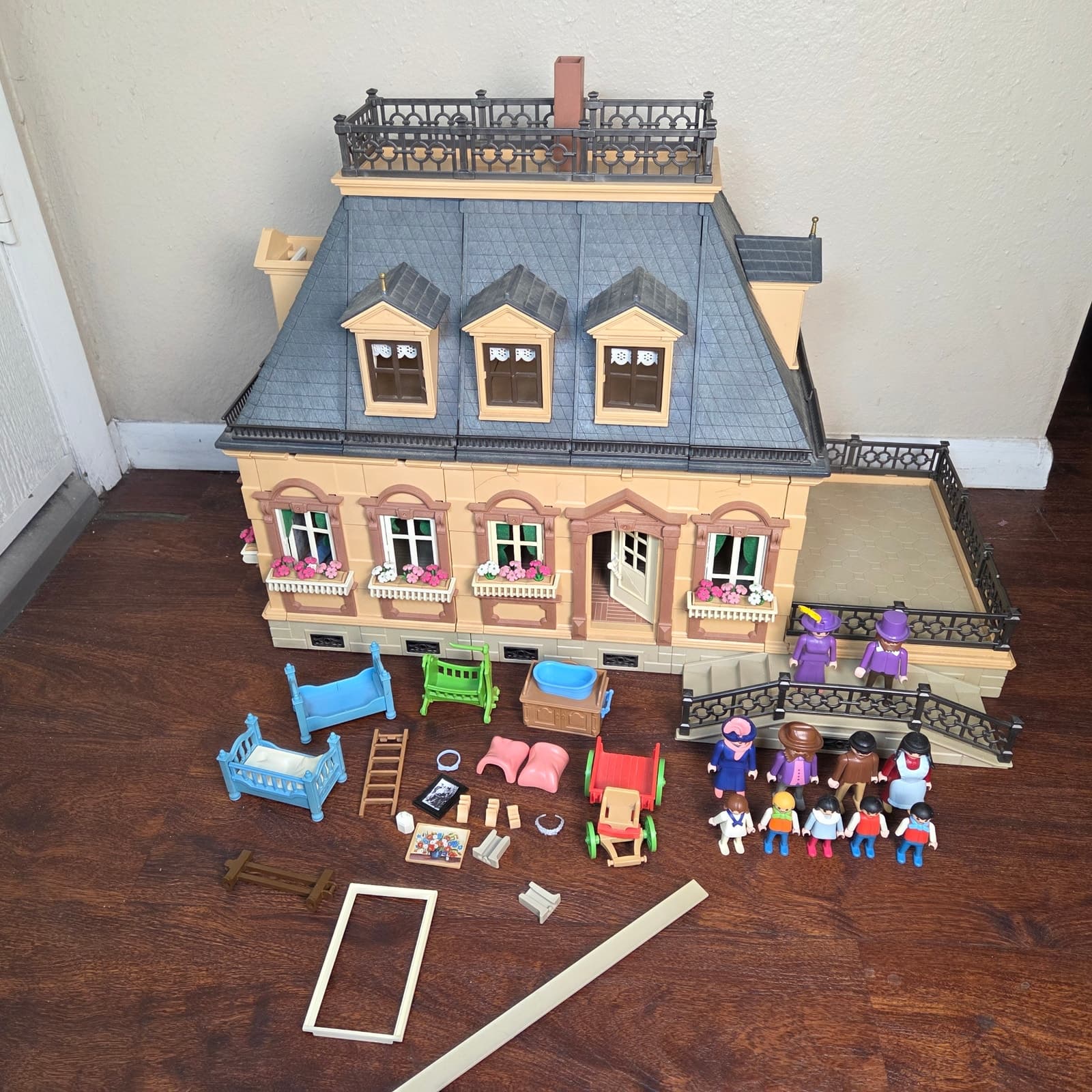 Vintage Playmobil 99% Complete Small Victorian Mansion + People & Accessories - Image 1