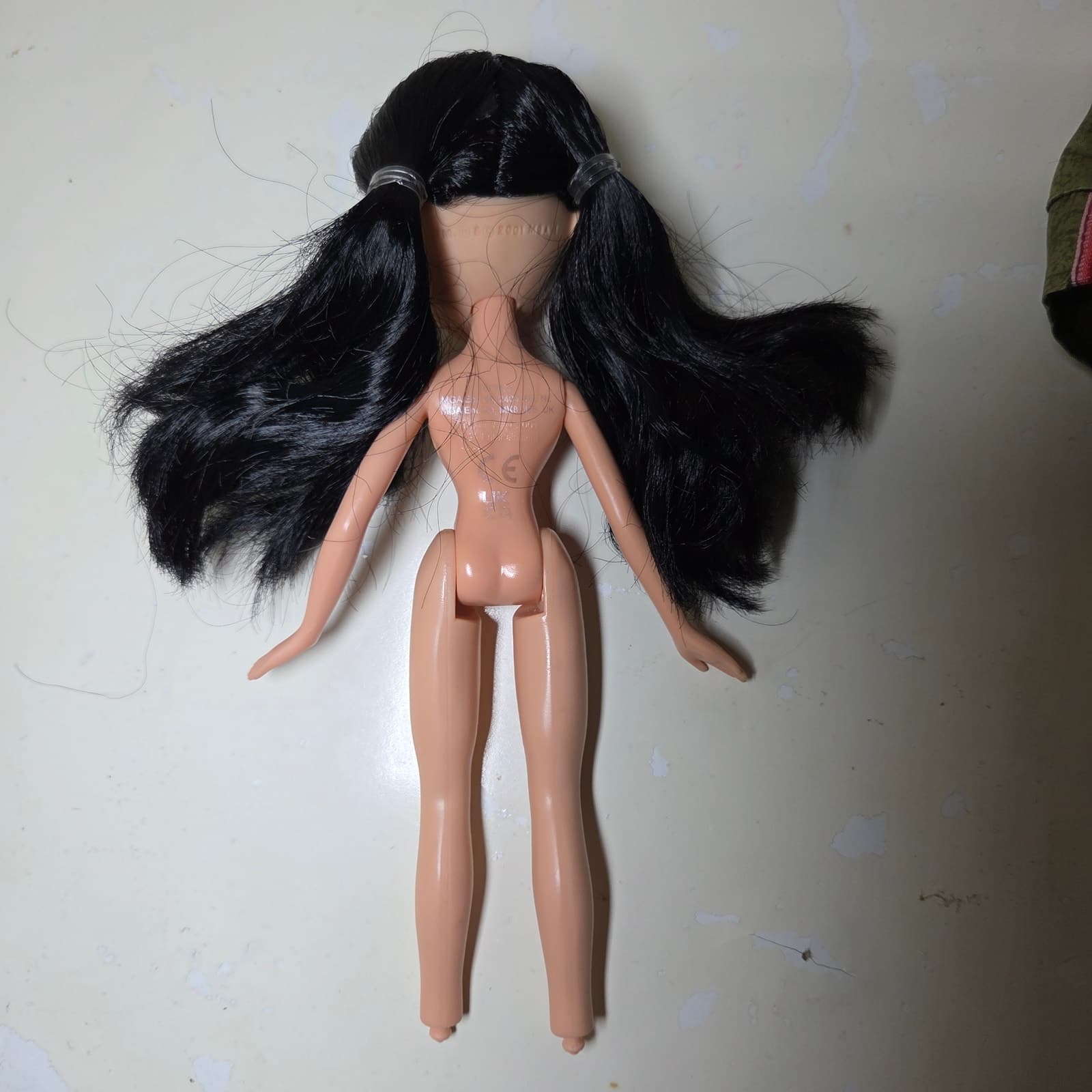 Bratz 20 Yearz Special Anniversary Edition Original Jade Fashion Doll - Thumbnail 7