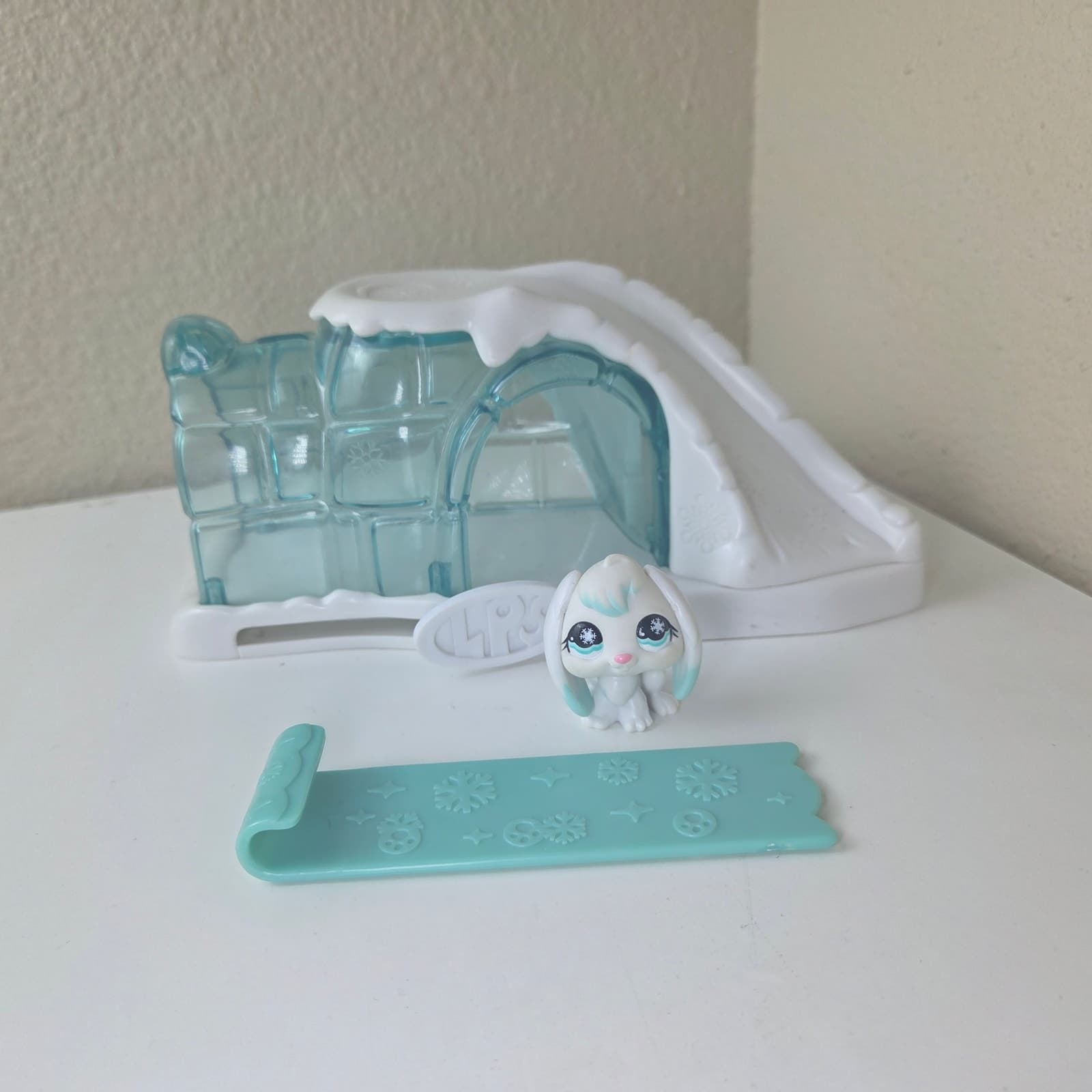 Littlest Pet Shop Polar Pups Playset & Slide + #685 White Bunny Winter Rabbit - Image 1