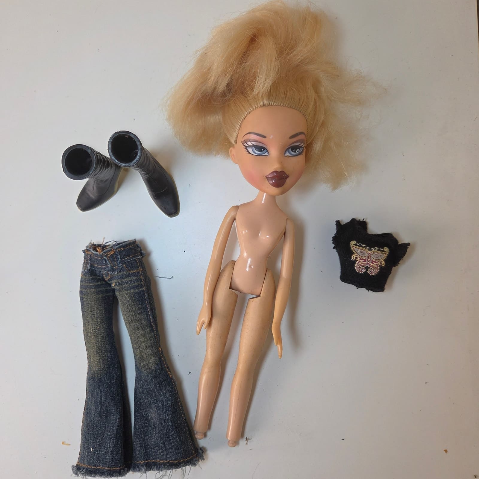 Vintage Bratz 2004 Style it Cloe Doll with Original Outfit Y2K - Thumbnail 4