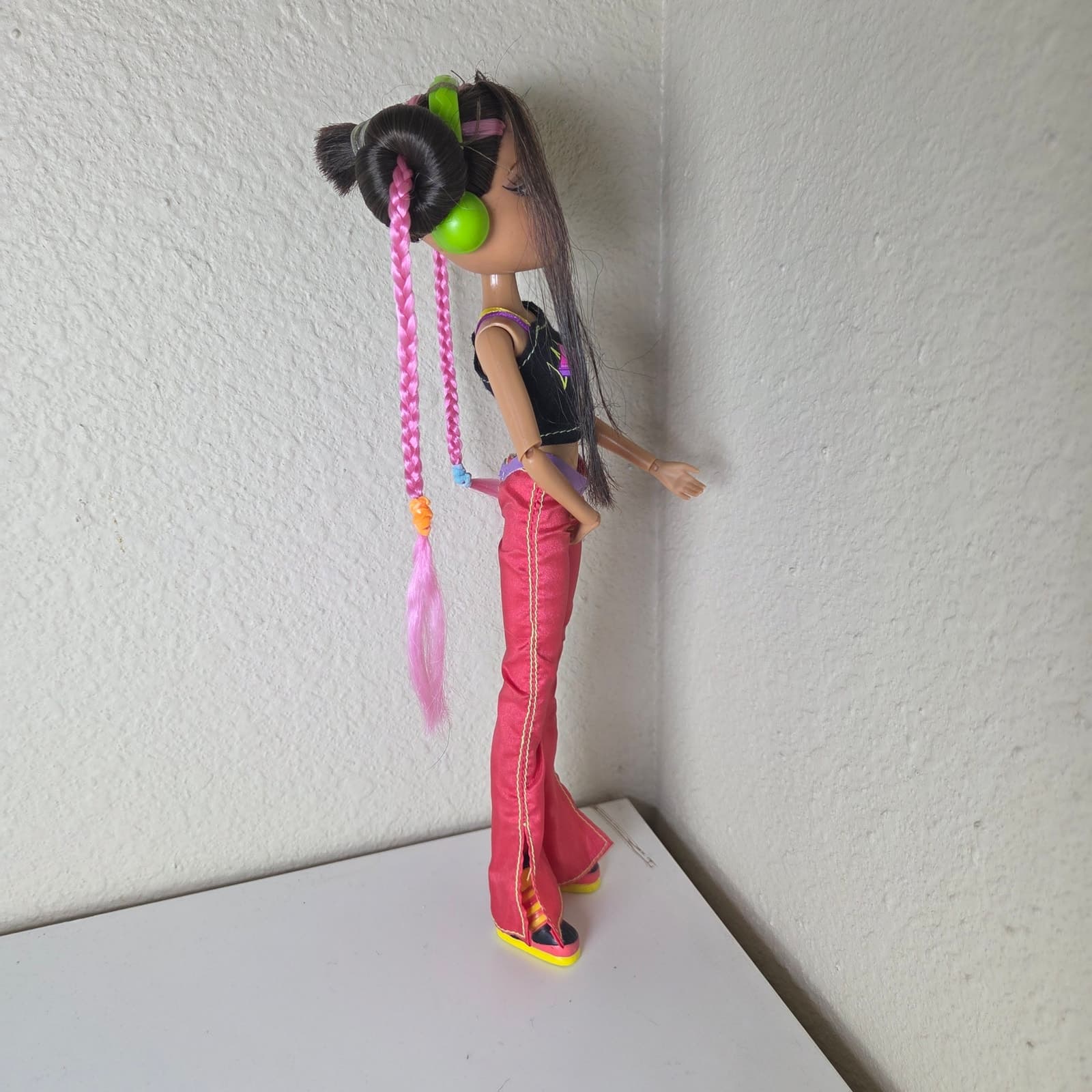 Bratz My Passion Yasmin Doll with Full Outfit and Styled Hair with Space Buns - Thumbnail 5