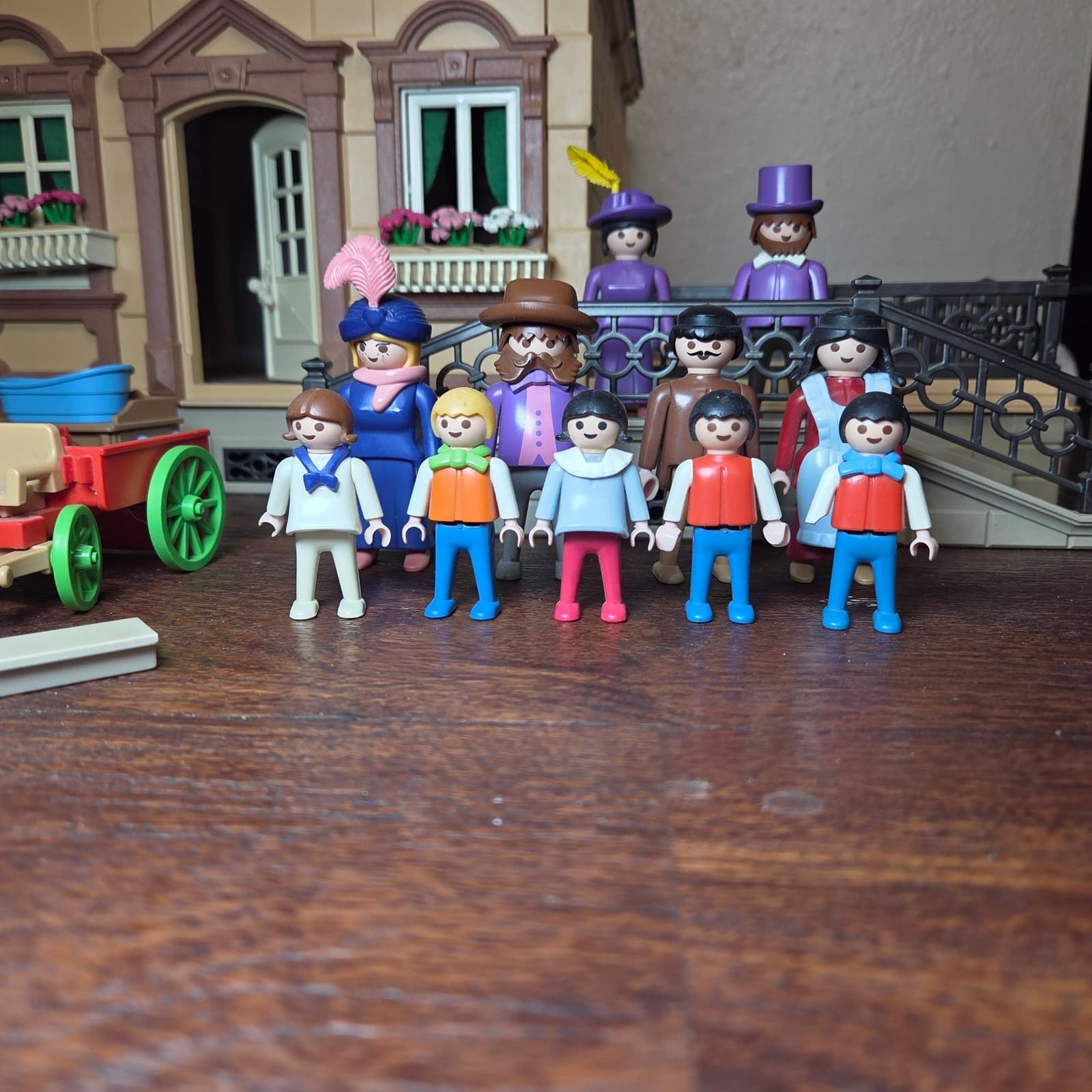 Vintage Playmobil 99% Complete Small Victorian Mansion + People & Accessories - Thumbnail 3