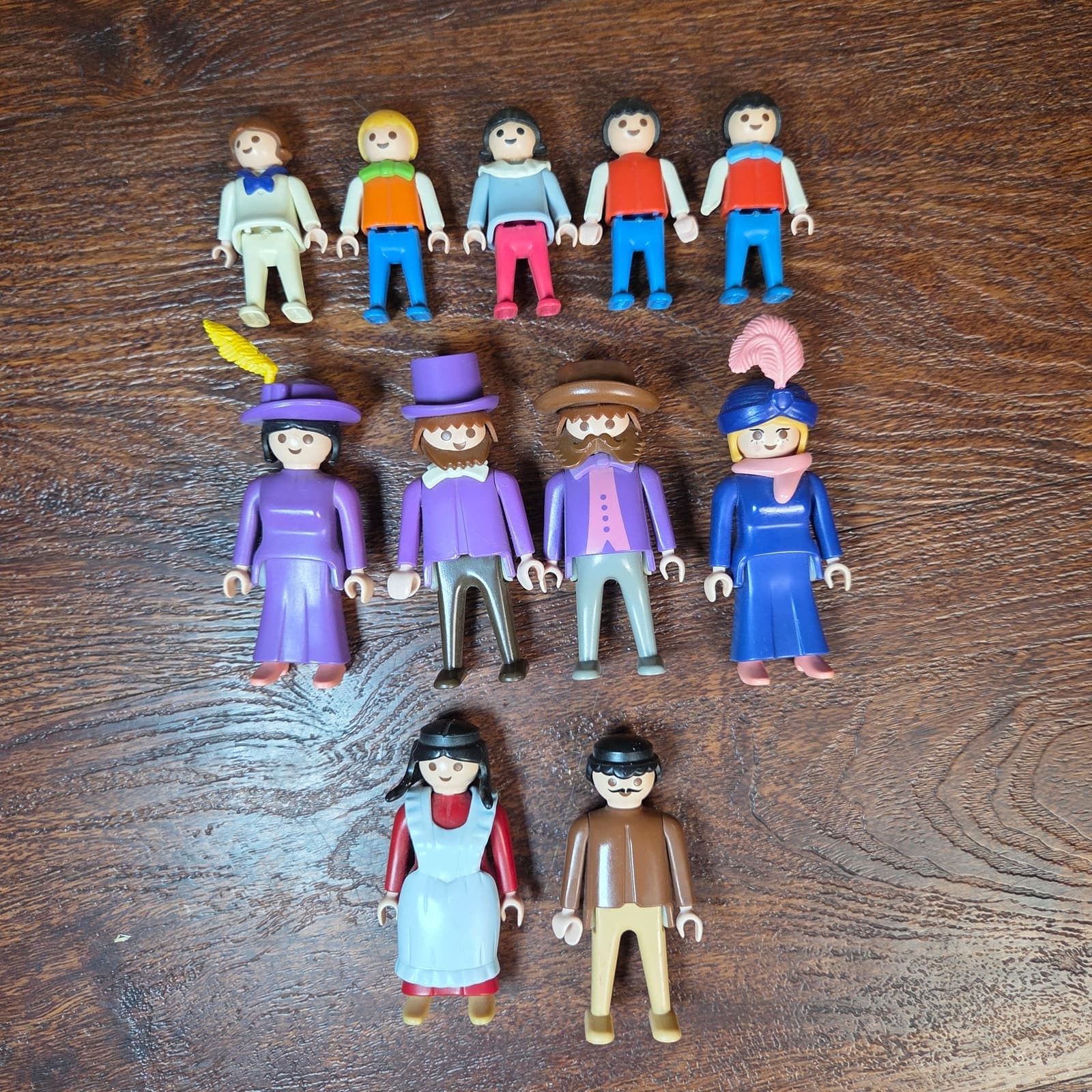 Vintage Playmobil 99% Complete Small Victorian Mansion + People & Accessories - Thumbnail 4