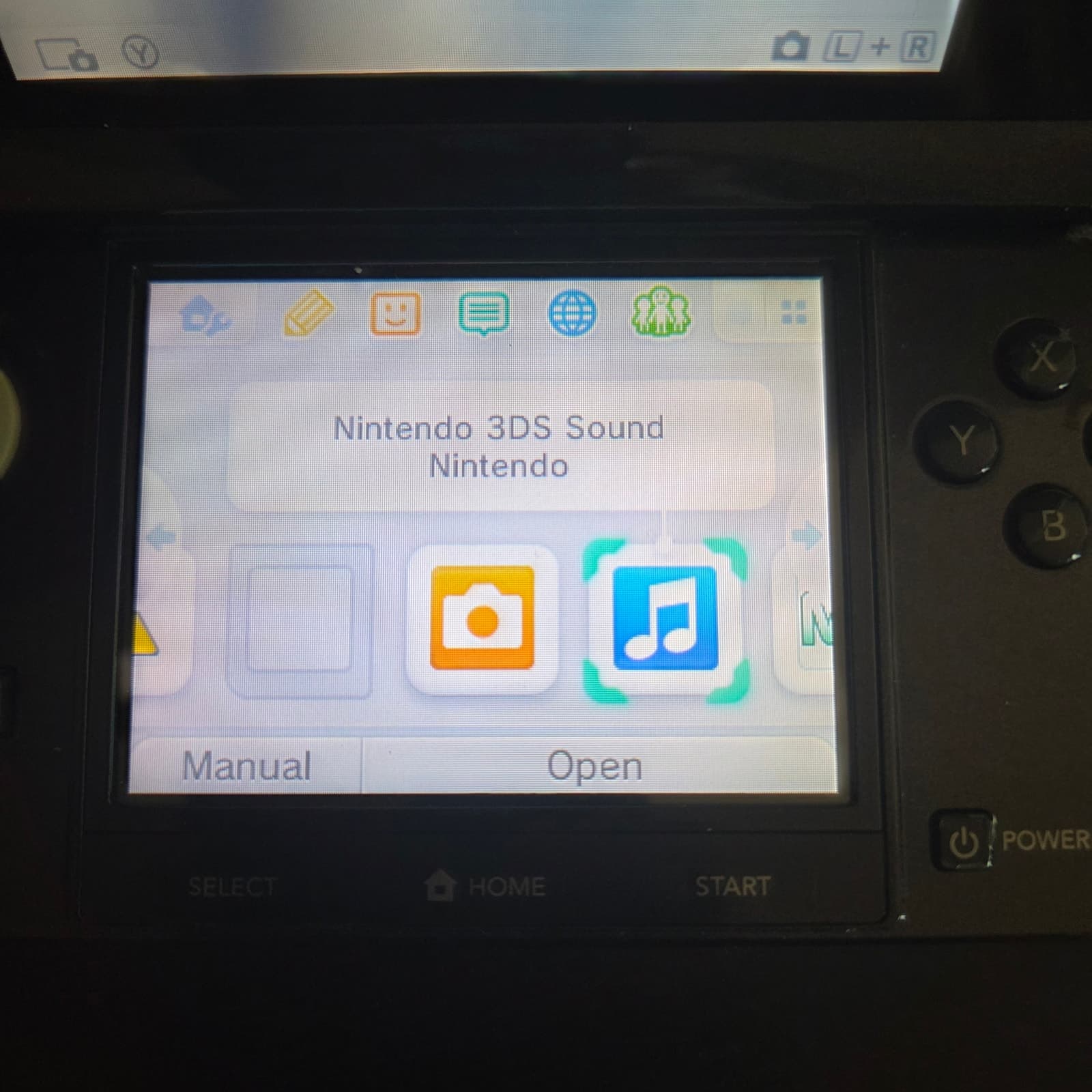 Nintendo 3DS Handheld Gaming Console in Black + Charger + SD Card - Thumbnail 3