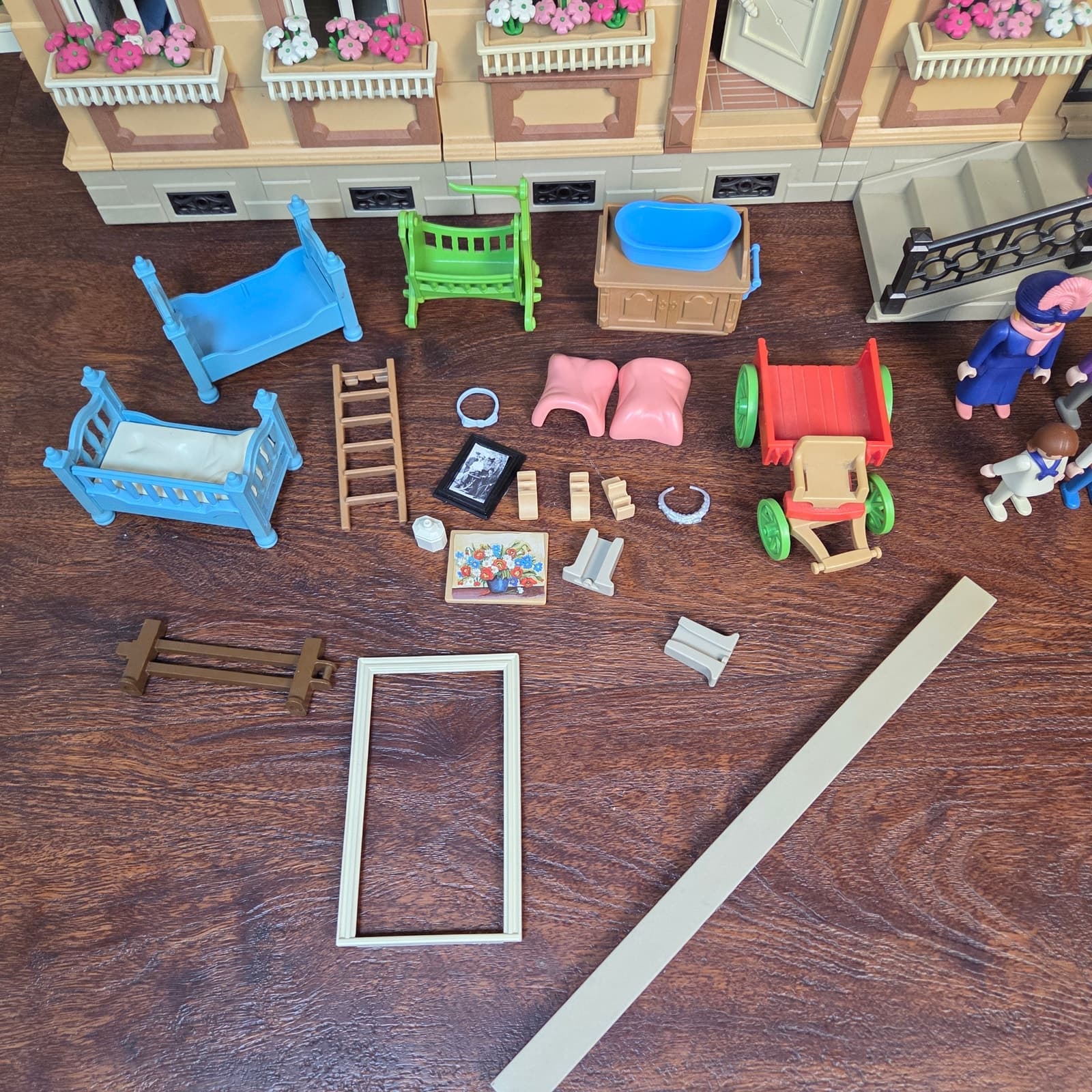Vintage Playmobil 99% Complete Small Victorian Mansion + People & Accessories - Thumbnail 2