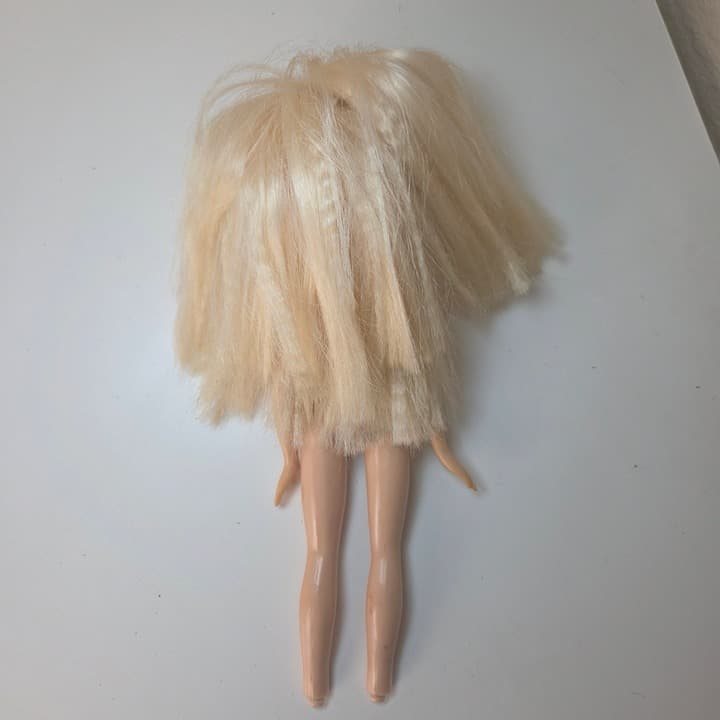 Bratz Vintage 2003 Wintertime Wonderland Cloe with Original Outfit - Thumbnail 7