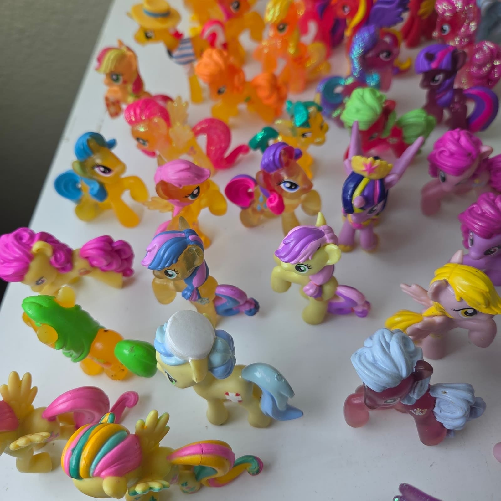 My Little Pony GIANT Bundle Of Mini Figures, Metal Lunchbox, Dog Tags & G5 Pony - Thumbnail 6
