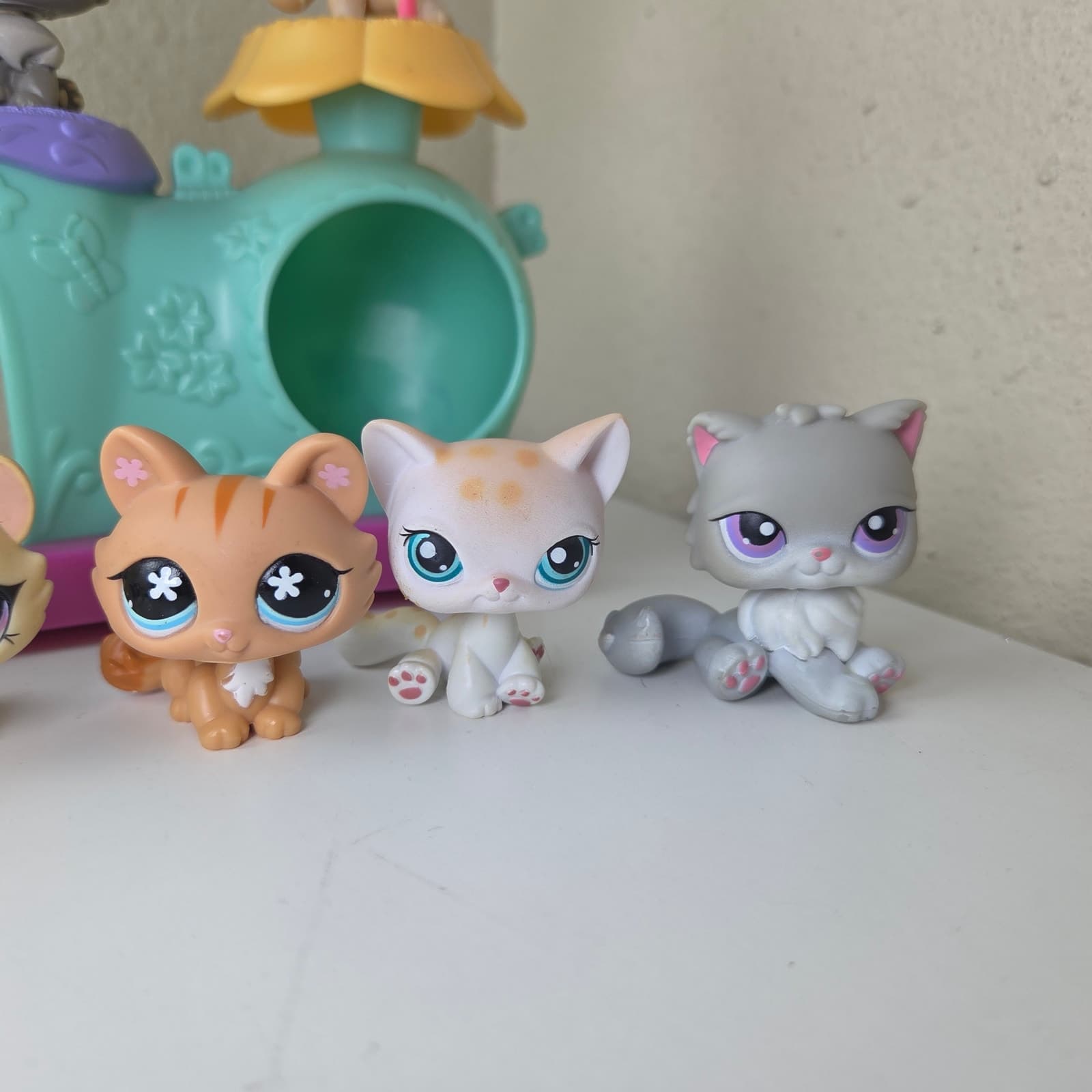 Littlest Pet Shop LPS Curious Kittens House + Cats Crouching Shorthair - Thumbnail 2