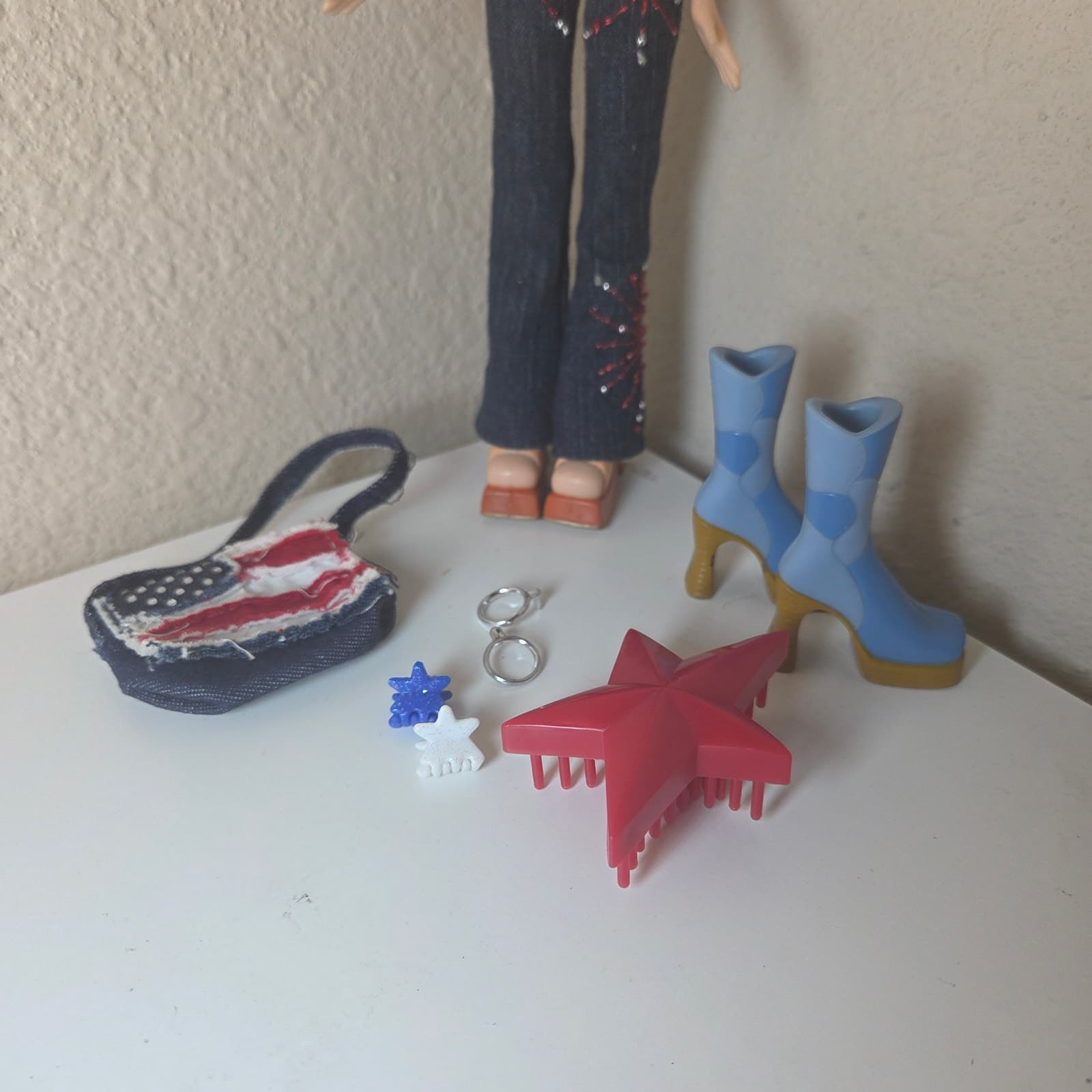 Bratz Vintage 2003 IndepenDance Cloe Limited Collector's Edition 4th of July - Thumbnail 4