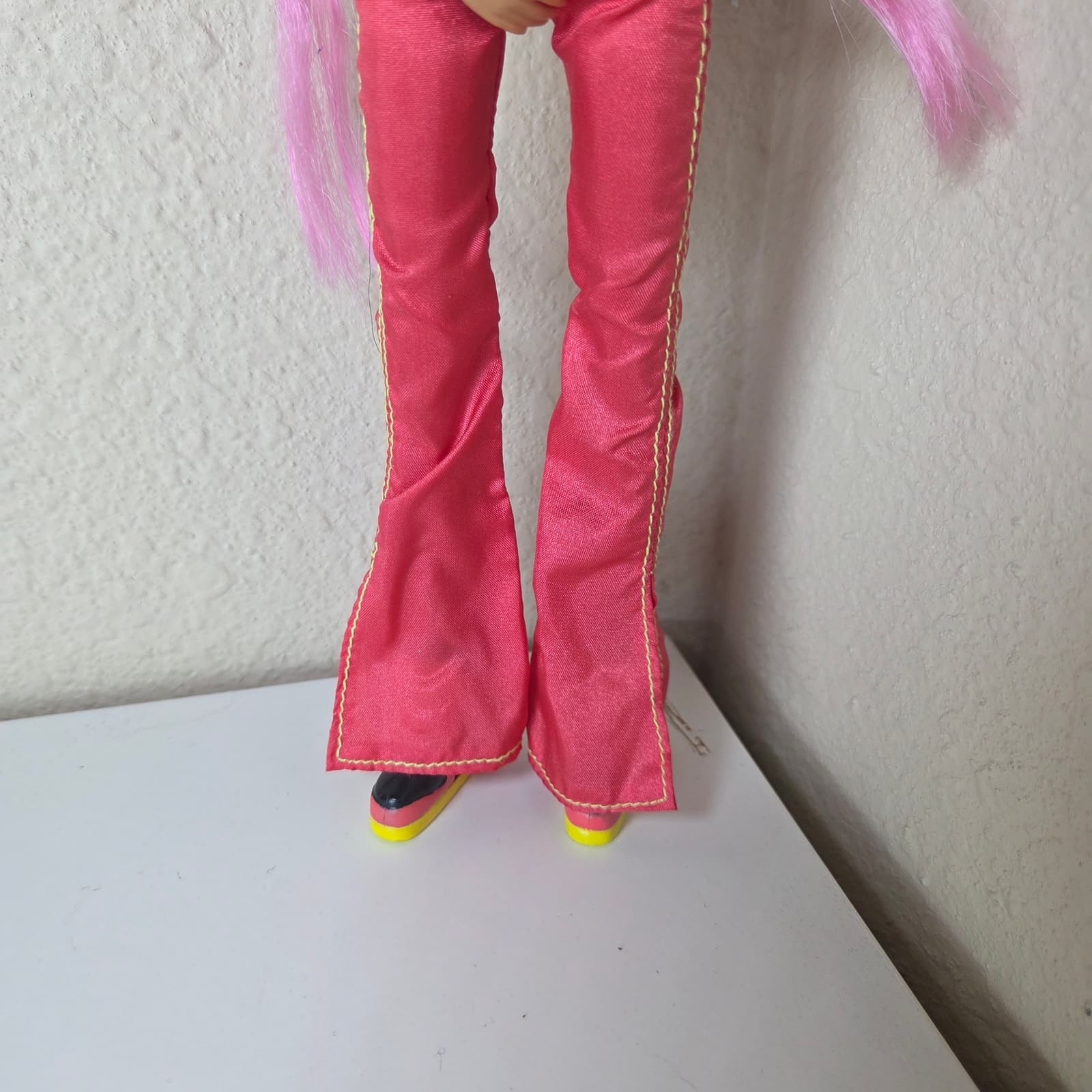 Bratz My Passion Yasmin Doll with Full Outfit and Styled Hair with Space Buns - Thumbnail 4