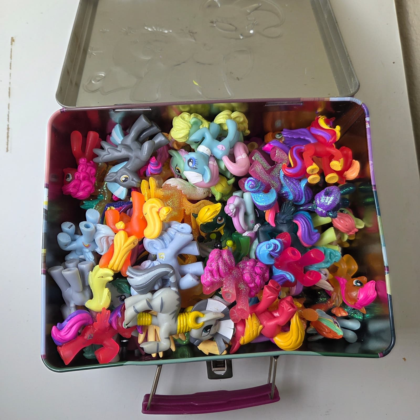 My Little Pony GIANT Bundle Of Mini Figures, Metal Lunchbox, Dog Tags & G5 Pony - Thumbnail 8