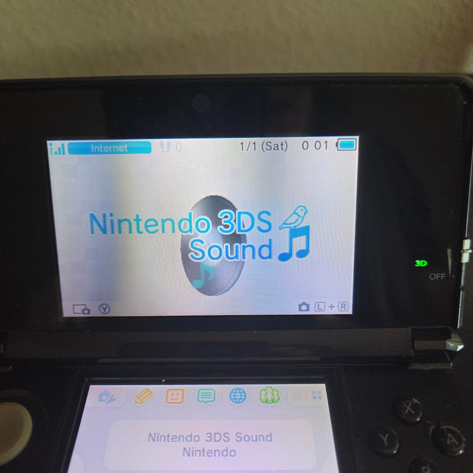 Nintendo 3DS Handheld Gaming Console in Black + Charger + SD Card - Thumbnail 4