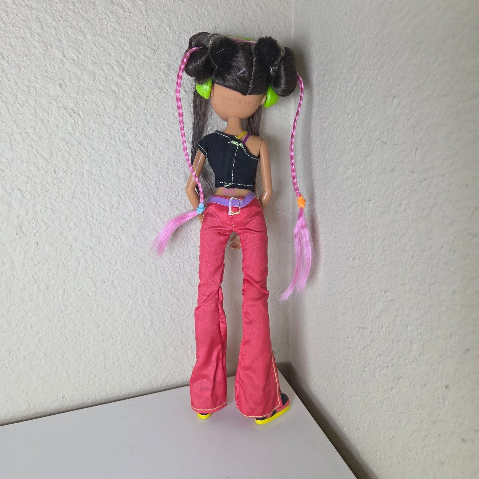Bratz My Passion Yasmin Doll with Full Outfit and Styled Hair with Space Buns - Thumbnail 6