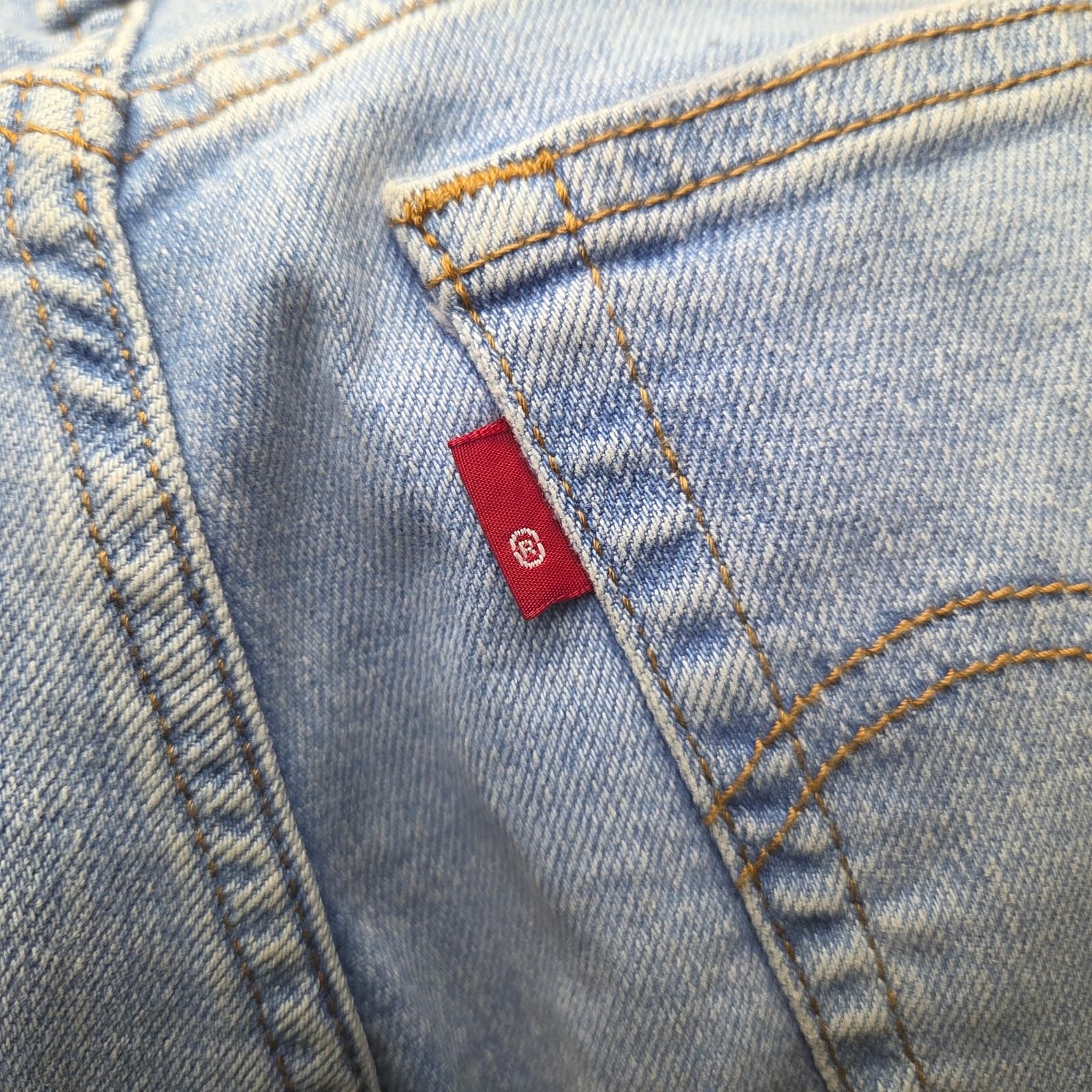 Levi's Wedgie Straight Button Fly Distressed Destroyed Light Wash Jeans Size 28 - Thumbnail 7