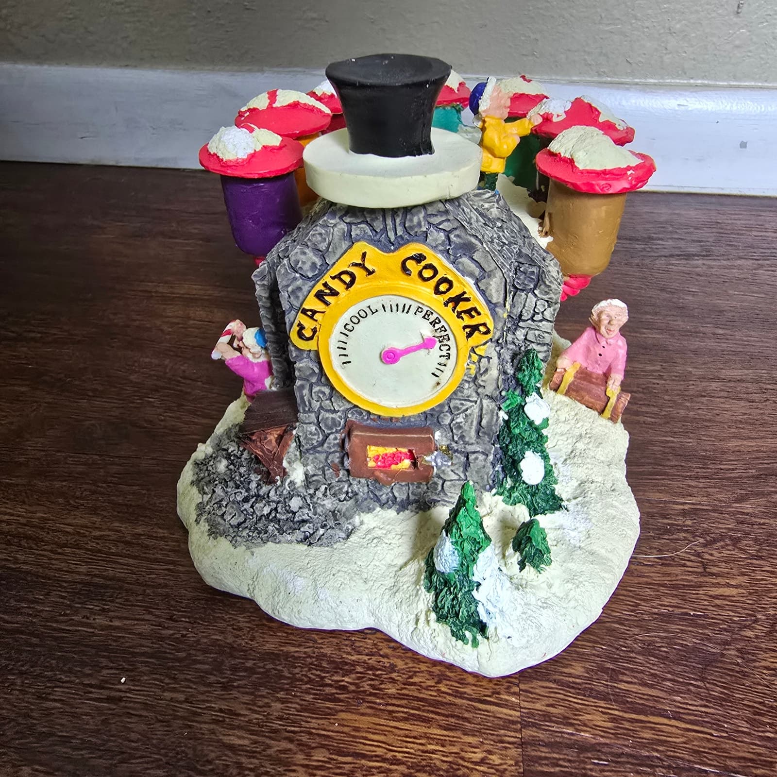 Vintage Santa's Town at the North Pole Christmas Village Candy Cooker in Box - Thumbnail 3