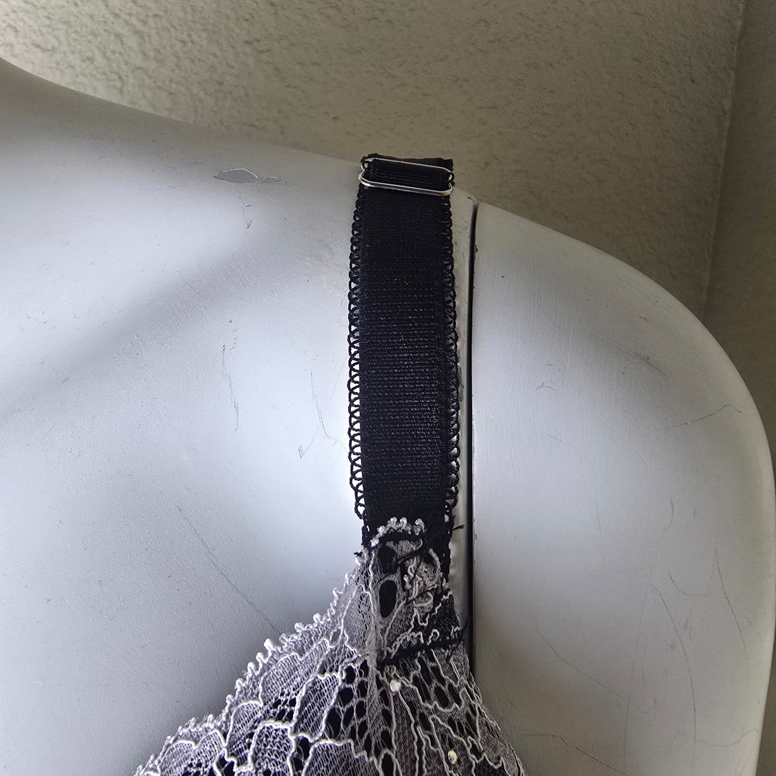 Victoria's Secret Dream Angels Lined Demi Bra - Black +White Lace Bling - 34DDD - Thumbnail 4