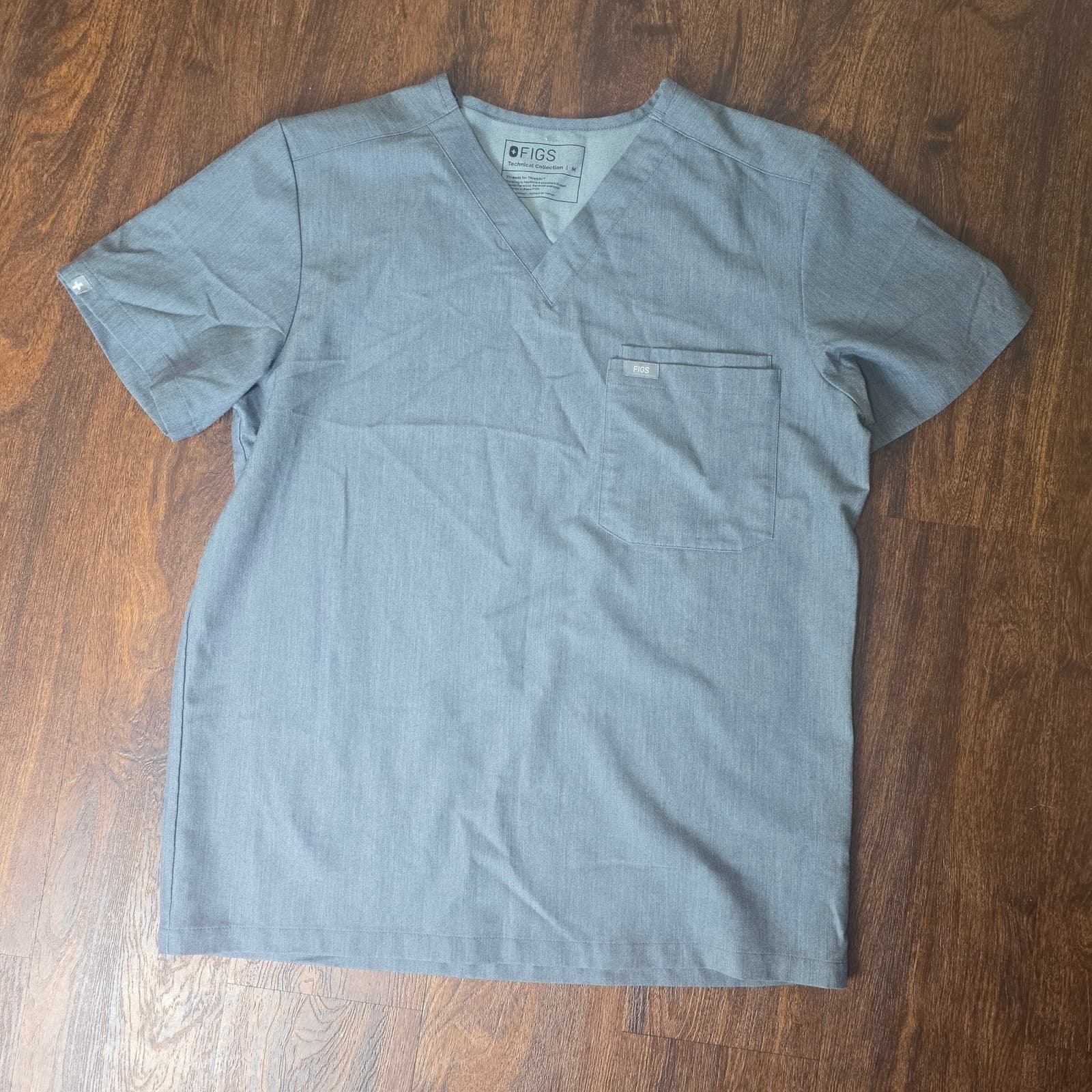 FIGS Men's Scrub Set Axim Scrub Pants Small + Leon 3 Pocket Scrub Top Medium - Thumbnail 2