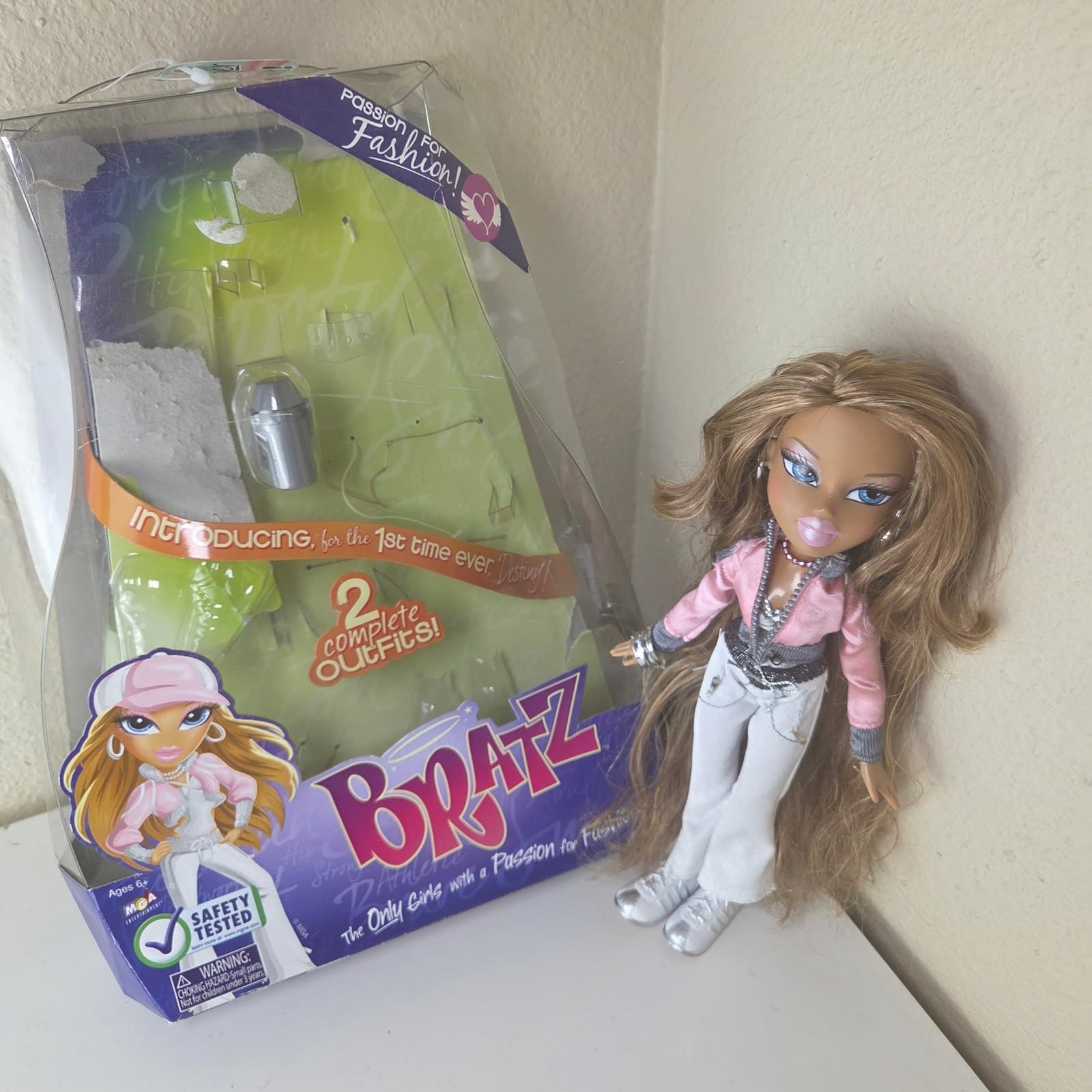 Bratz Passion For Fashion Destiny + Original Outfit - Uncut Hair + Box IOB RARE - Image 1
