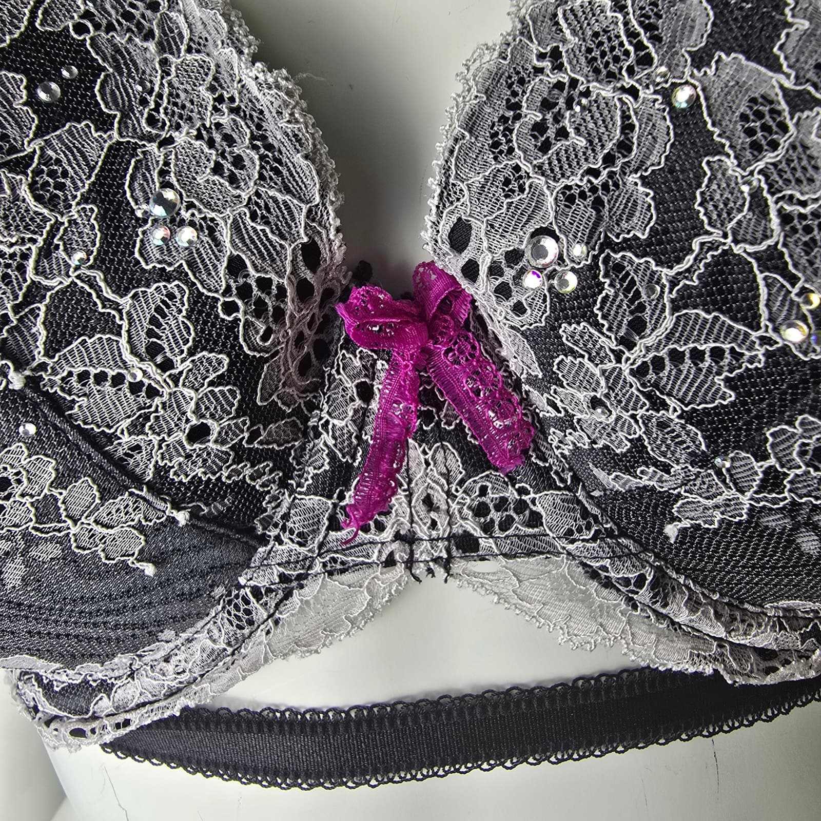Victoria's Secret Dream Angels Lined Demi Bra - Black +White Lace Bling - 34DDD - Thumbnail 5