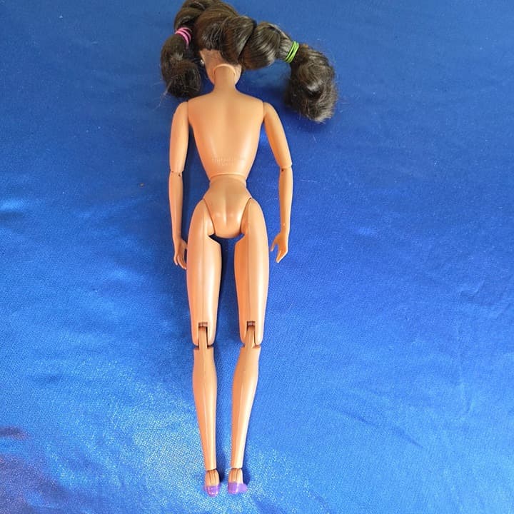 BARBIE Custom OOAK 1990's Era Teresa Head on Made to Move Body MTM Doll - Thumbnail 7