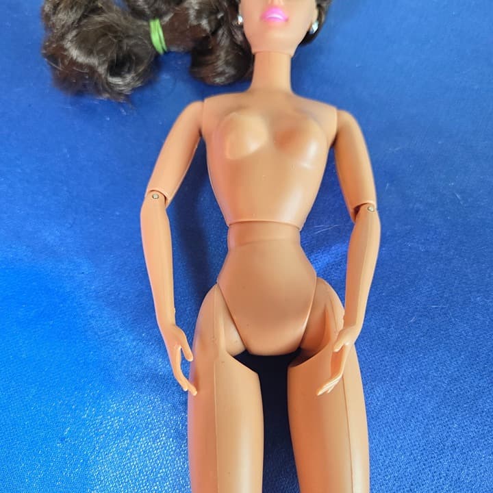 BARBIE Custom OOAK 1990's Era Teresa Head on Made to Move Body MTM Doll - Thumbnail 3