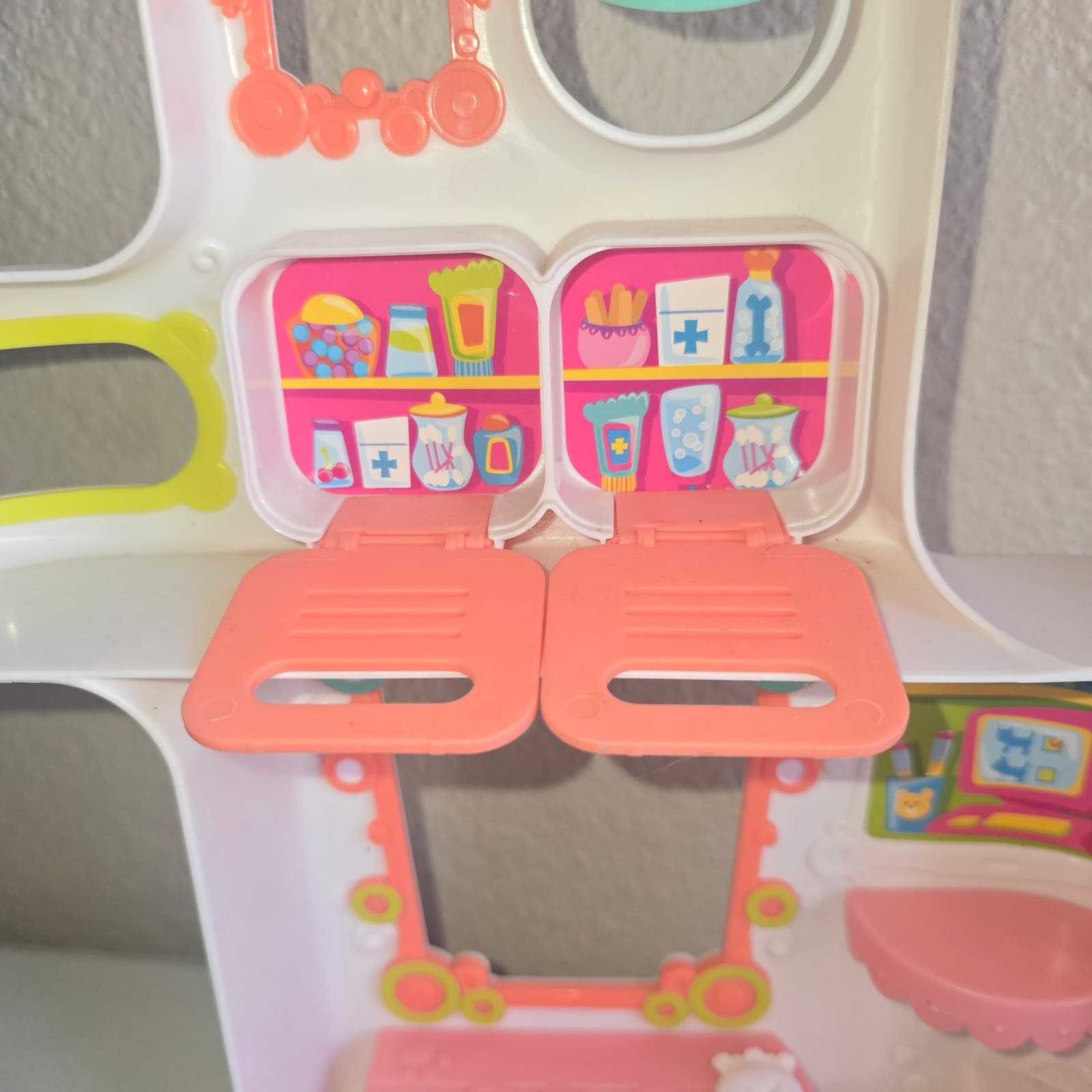 Littlest Pet Shop 2009 Rescue Tails Center Playset - Thumbnail 6